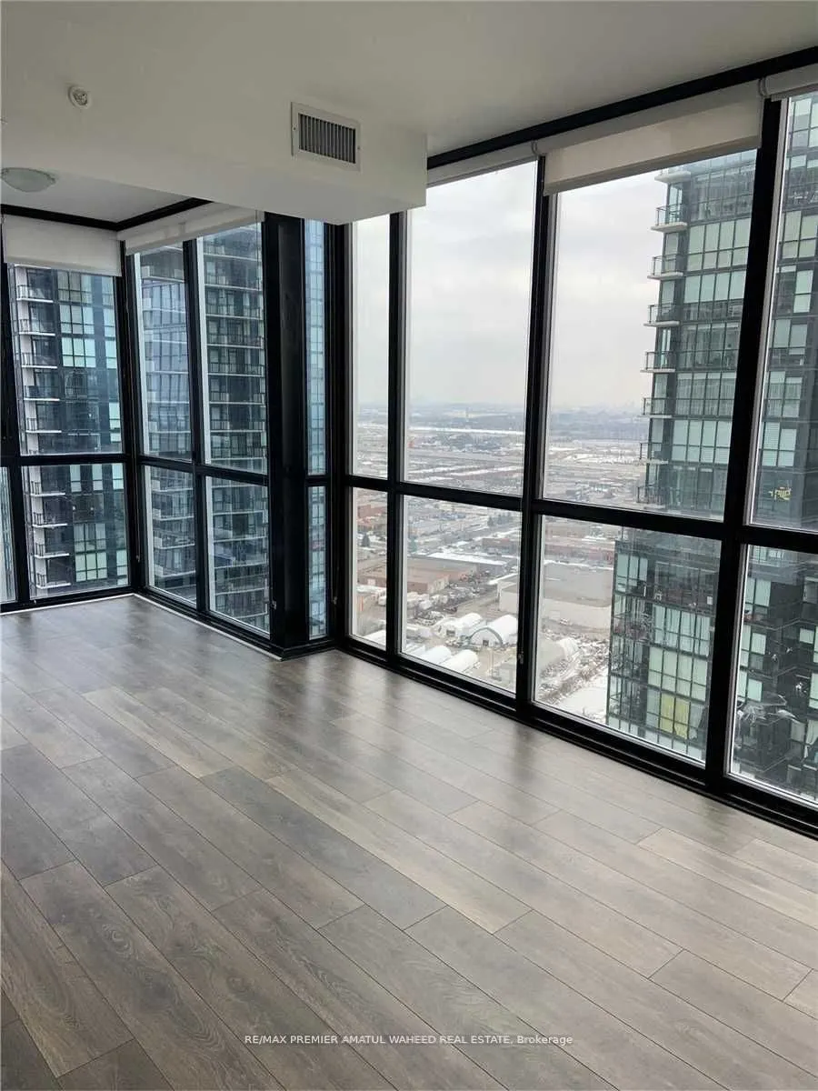 2916 Highway 7 Road, #902