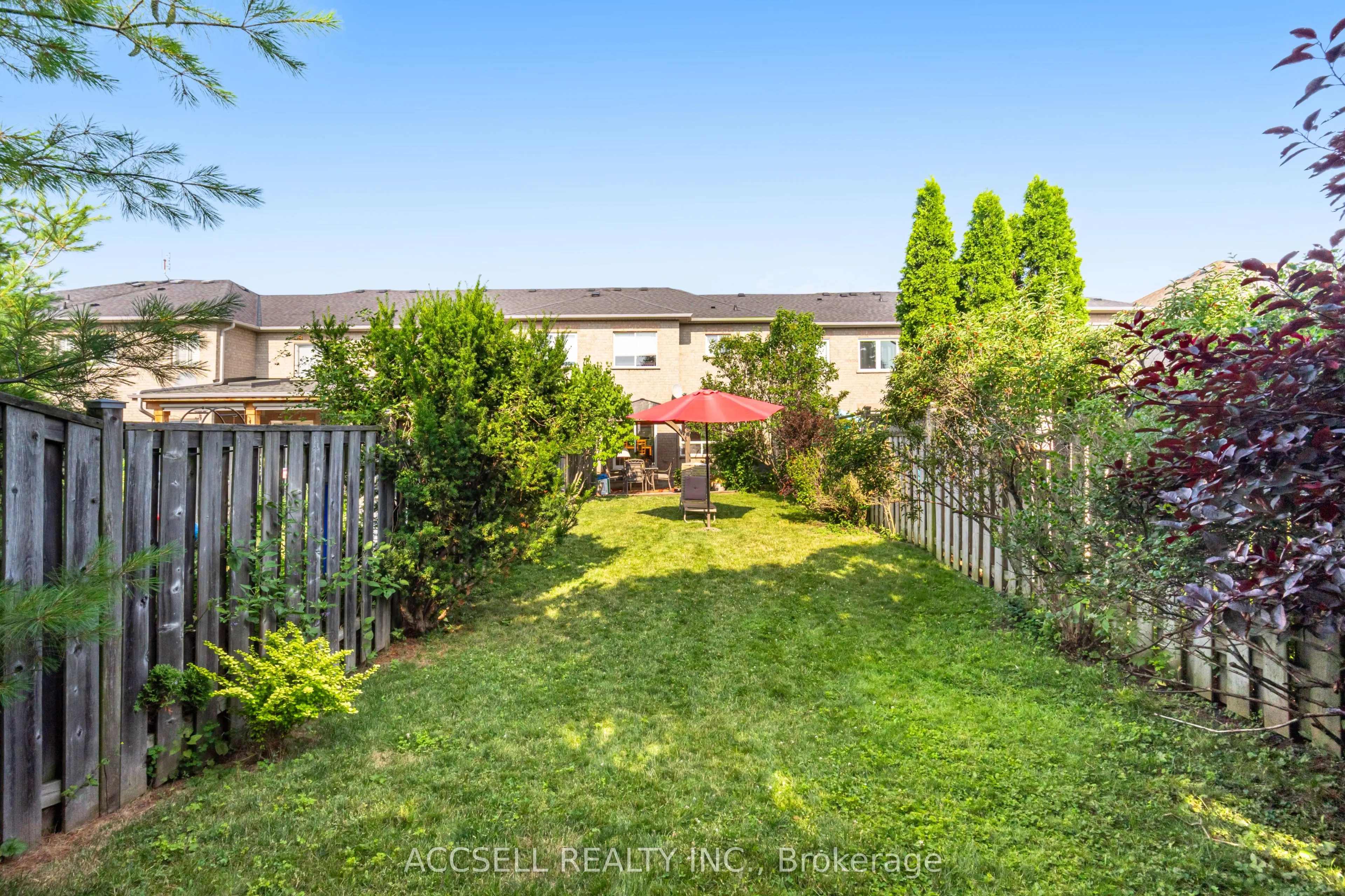 188 Deepsprings Crescent