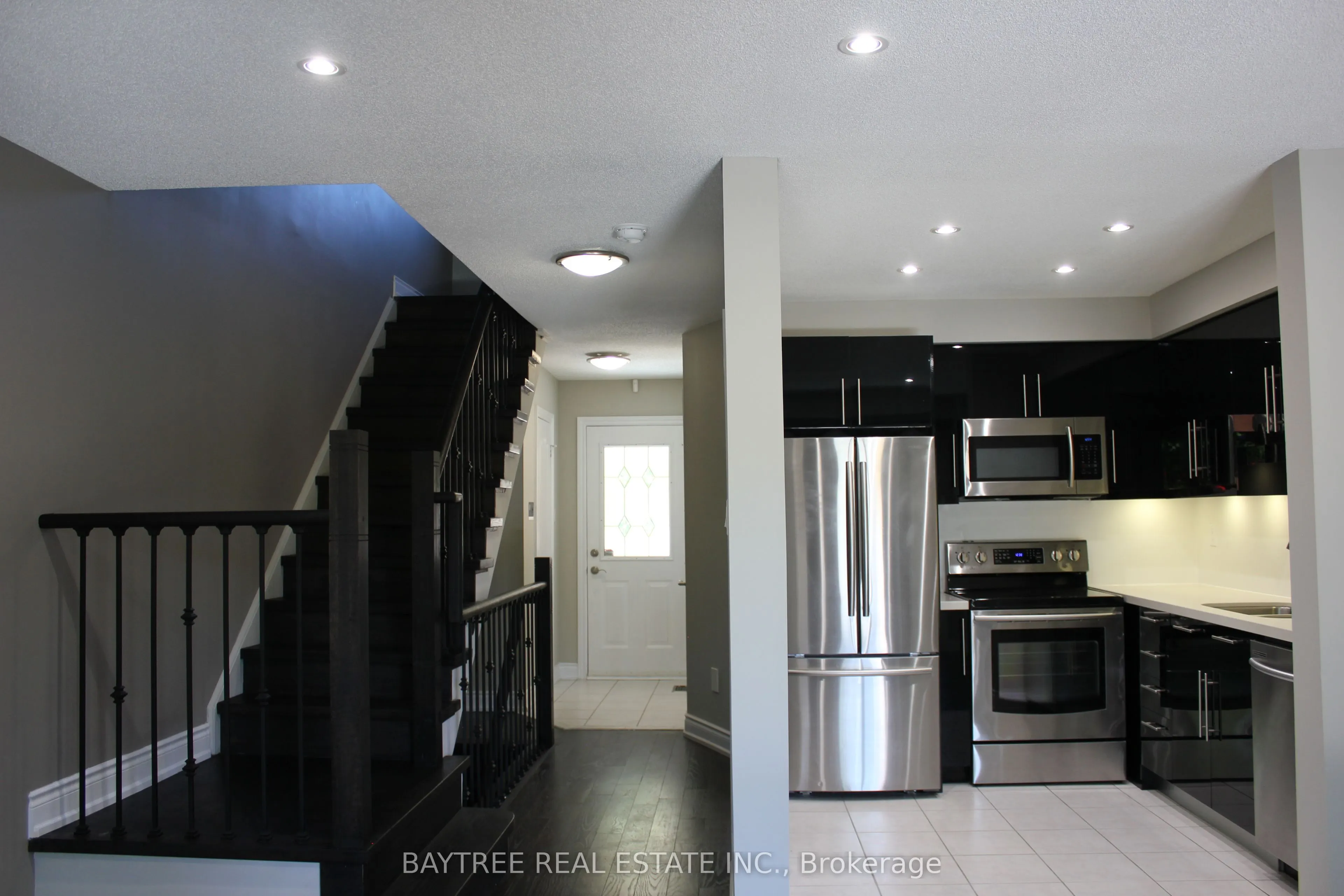 4 Larissa Court, #2