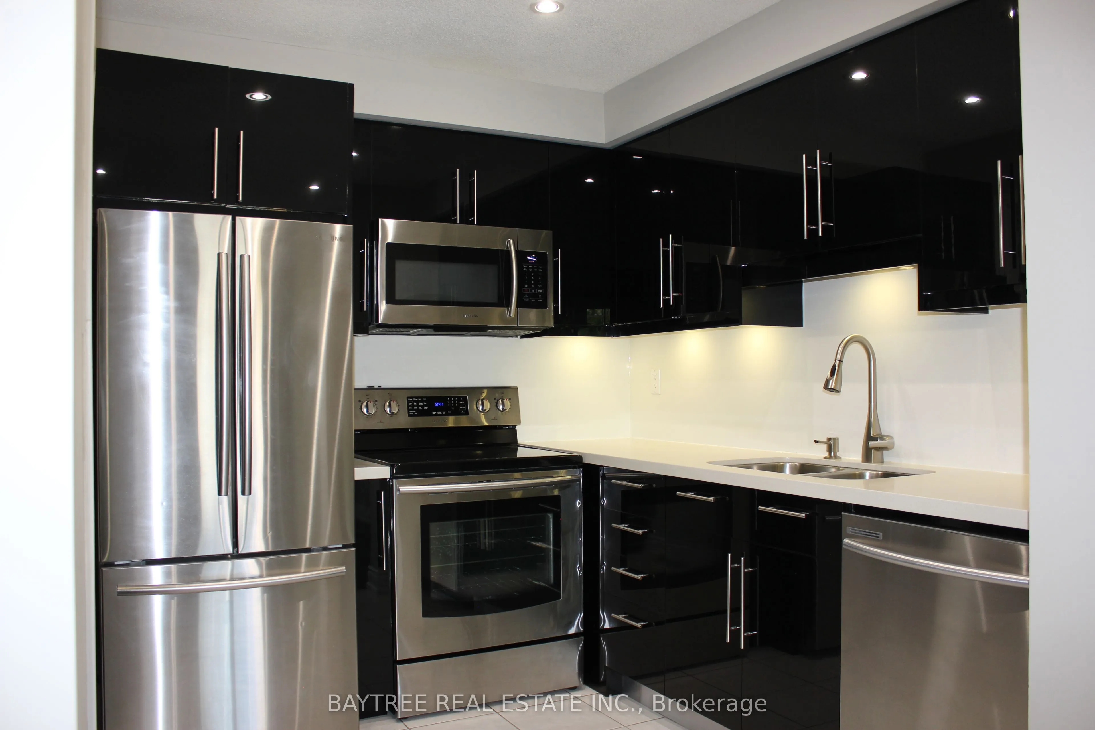 4 Larissa Court, #2