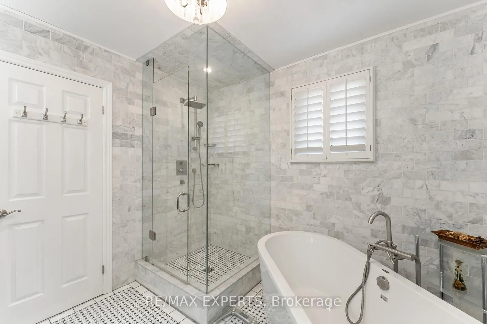 286 Kirby Crescent