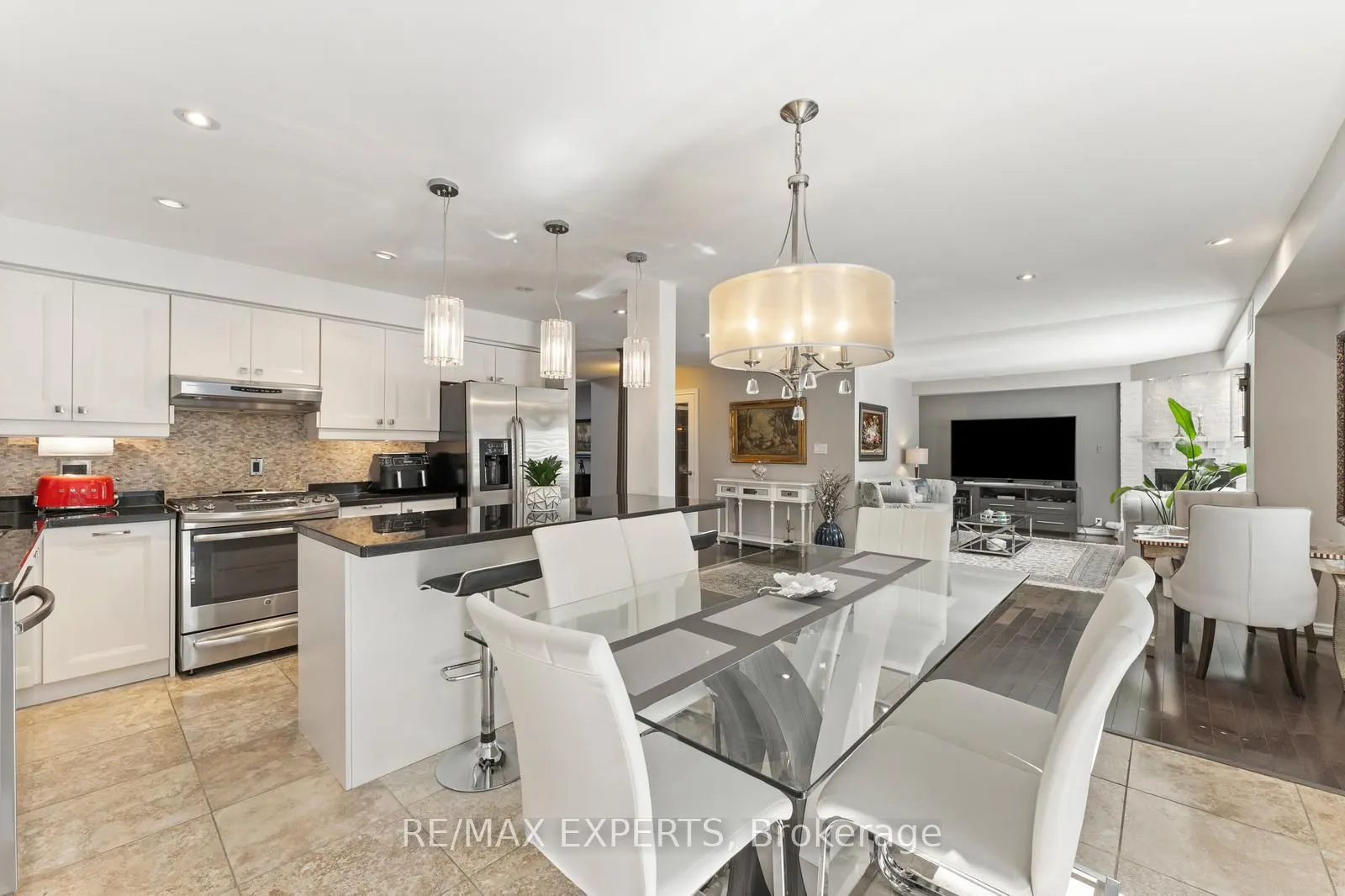 286 Kirby Crescent