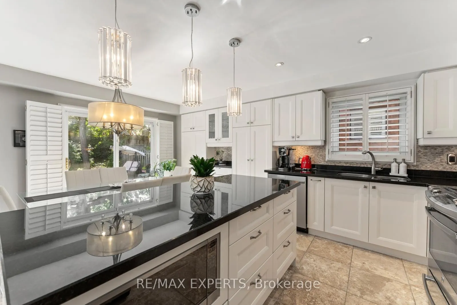 286 Kirby Crescent