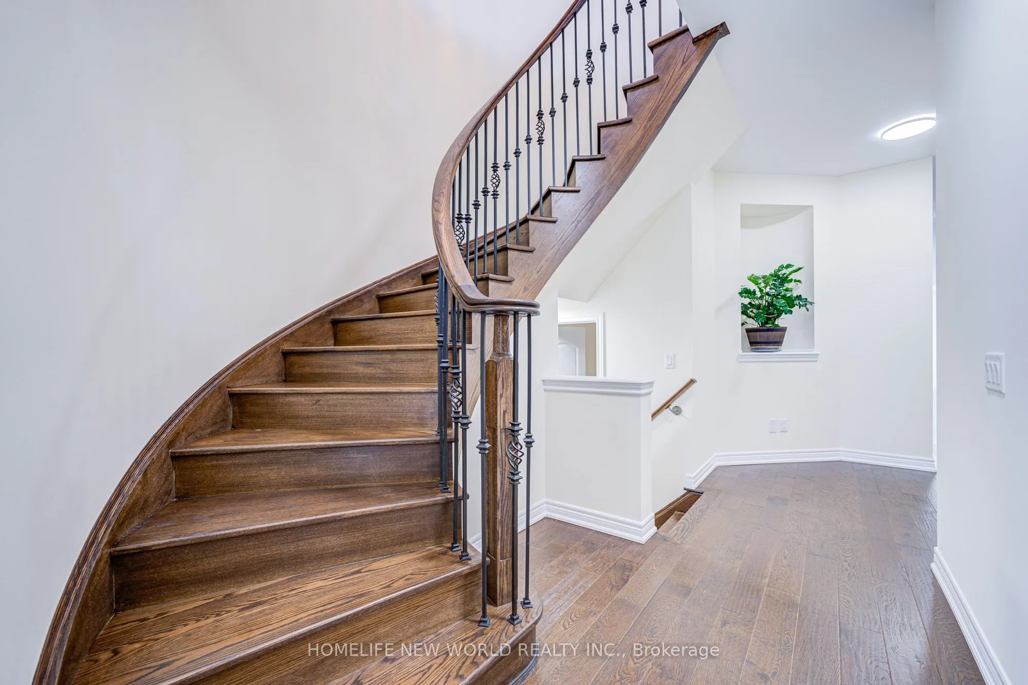 88 Roth Street
