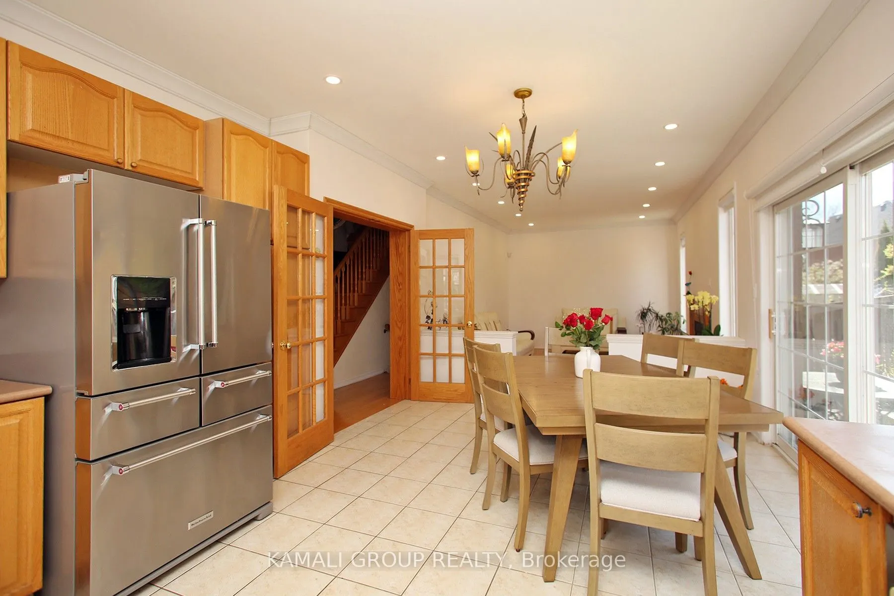 6 Glenis Gate