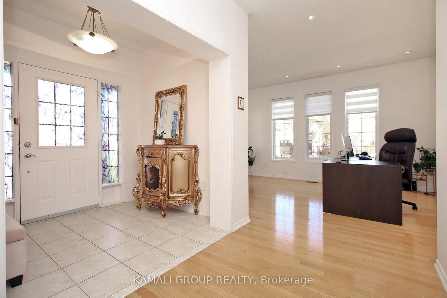 6 Glenis Gate