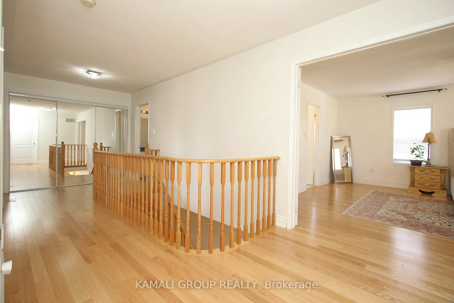 6 Glenis Gate