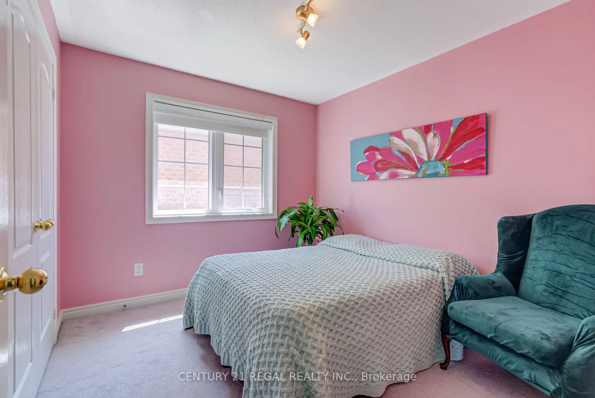 4 Hayfield Avenue