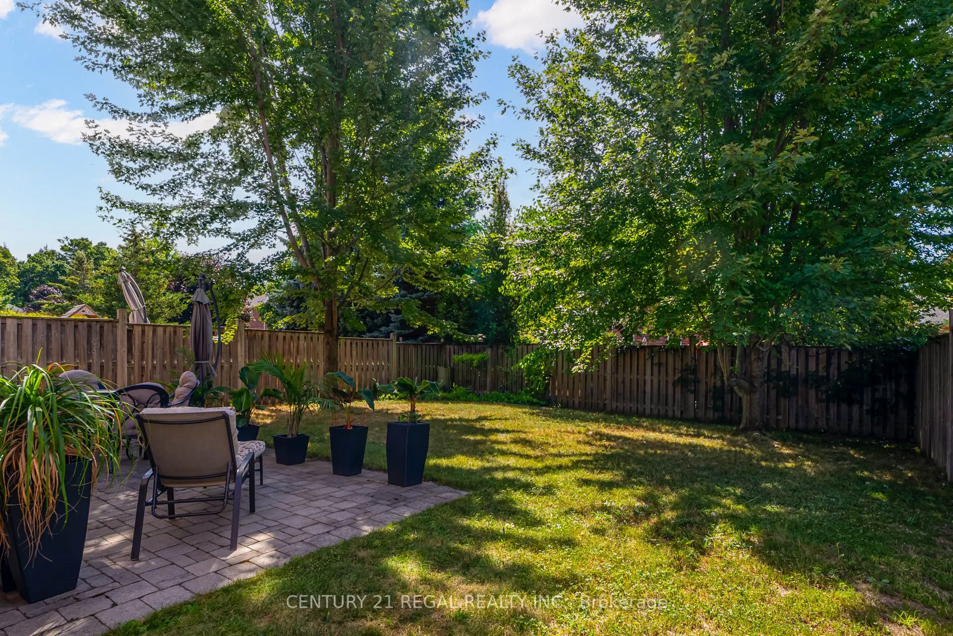 4 Hayfield Avenue