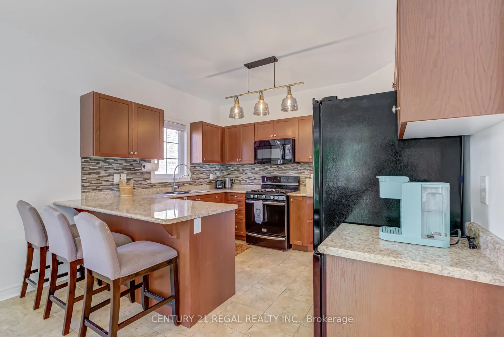 4 Hayfield Avenue