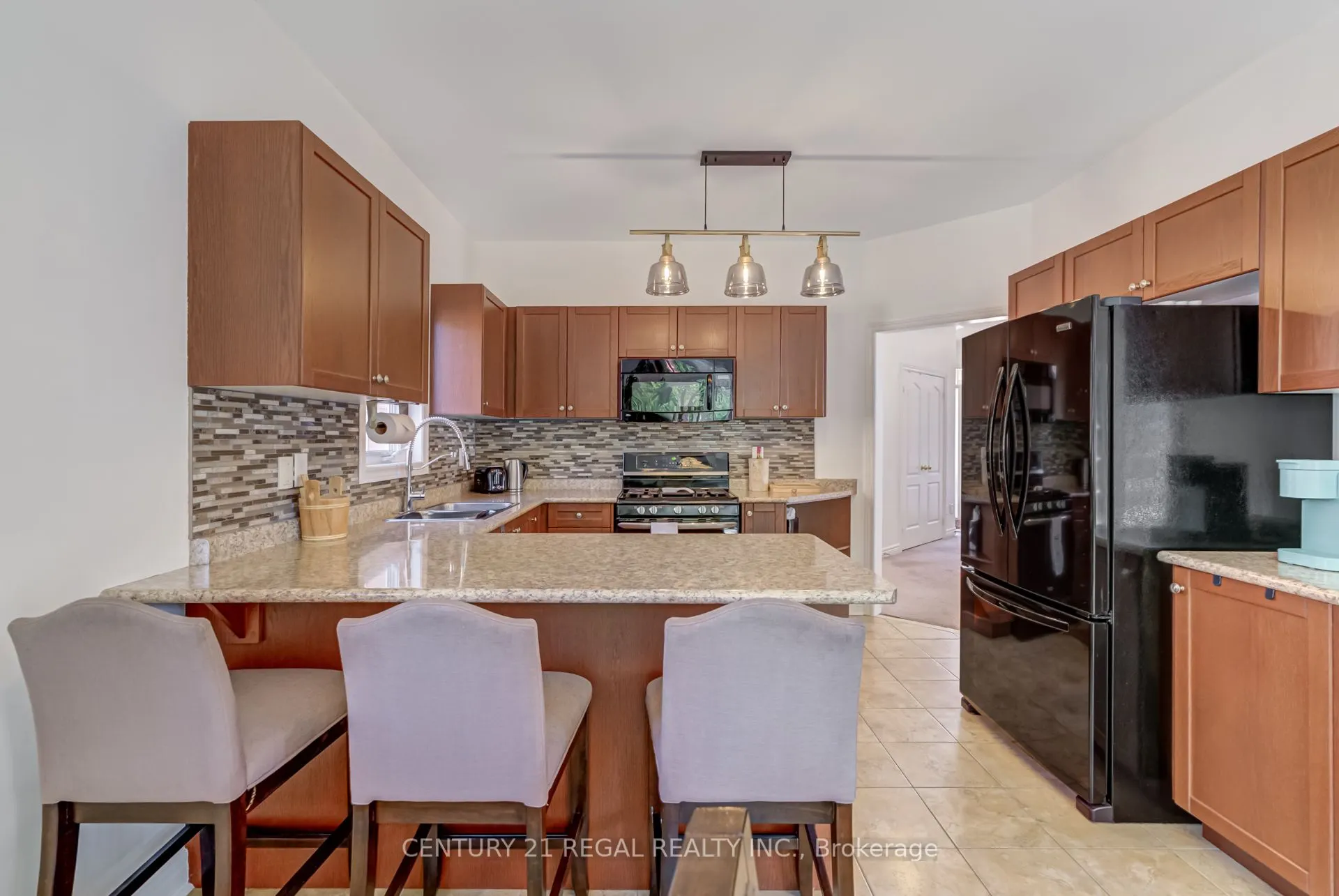 4 Hayfield Avenue
