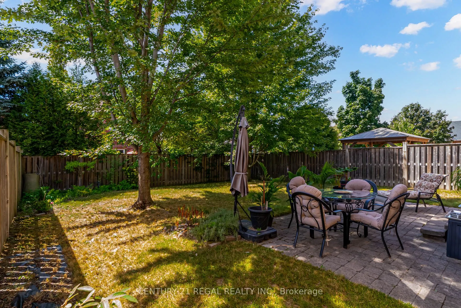 4 Hayfield Avenue
