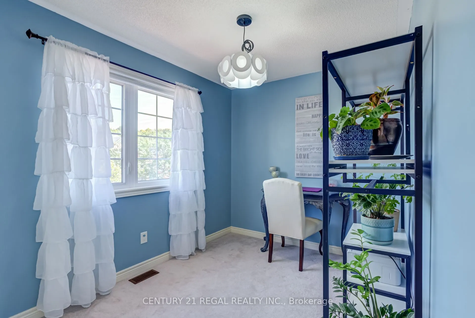 4 Hayfield Avenue