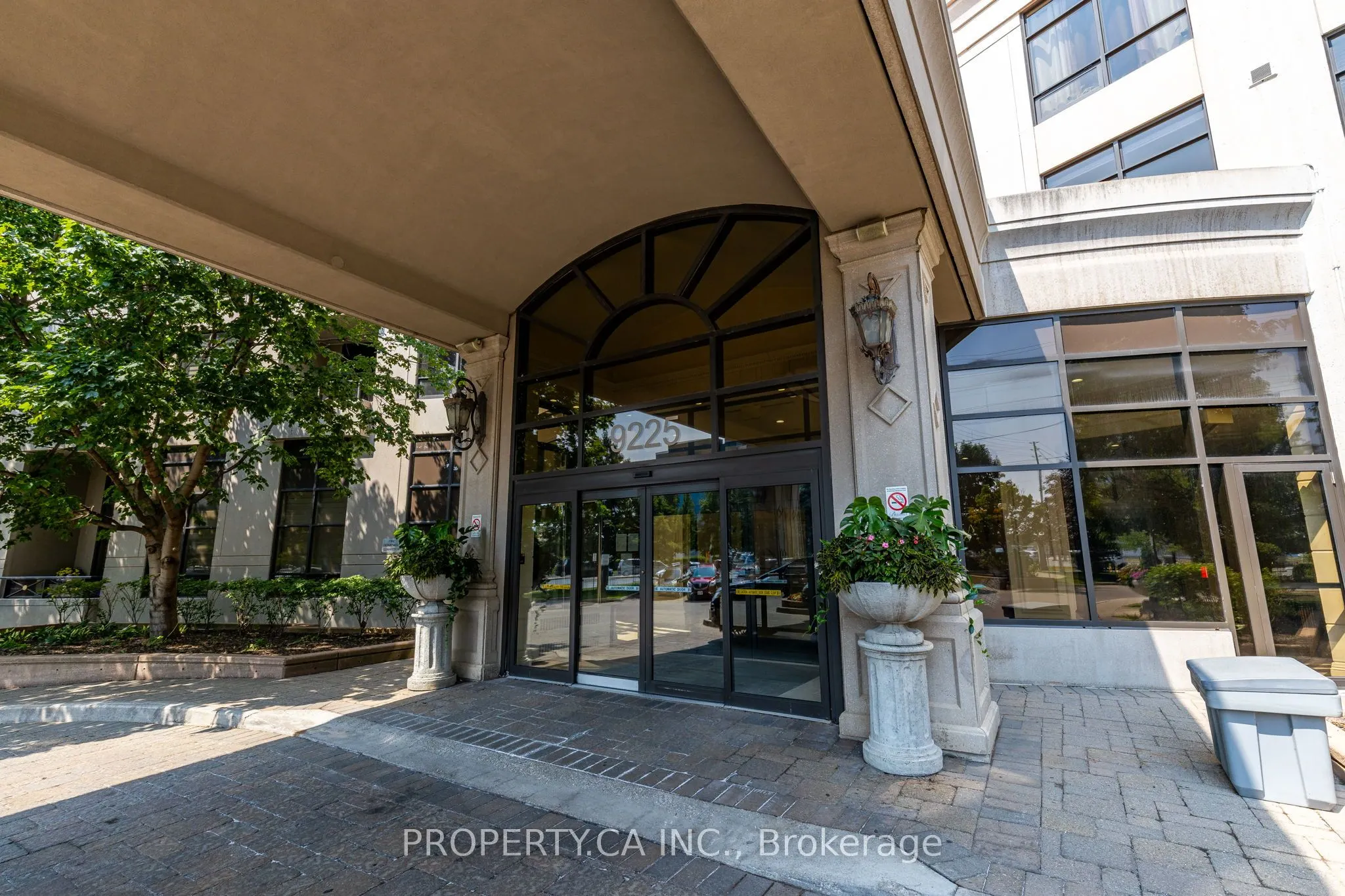 9225 Jane Street, #216