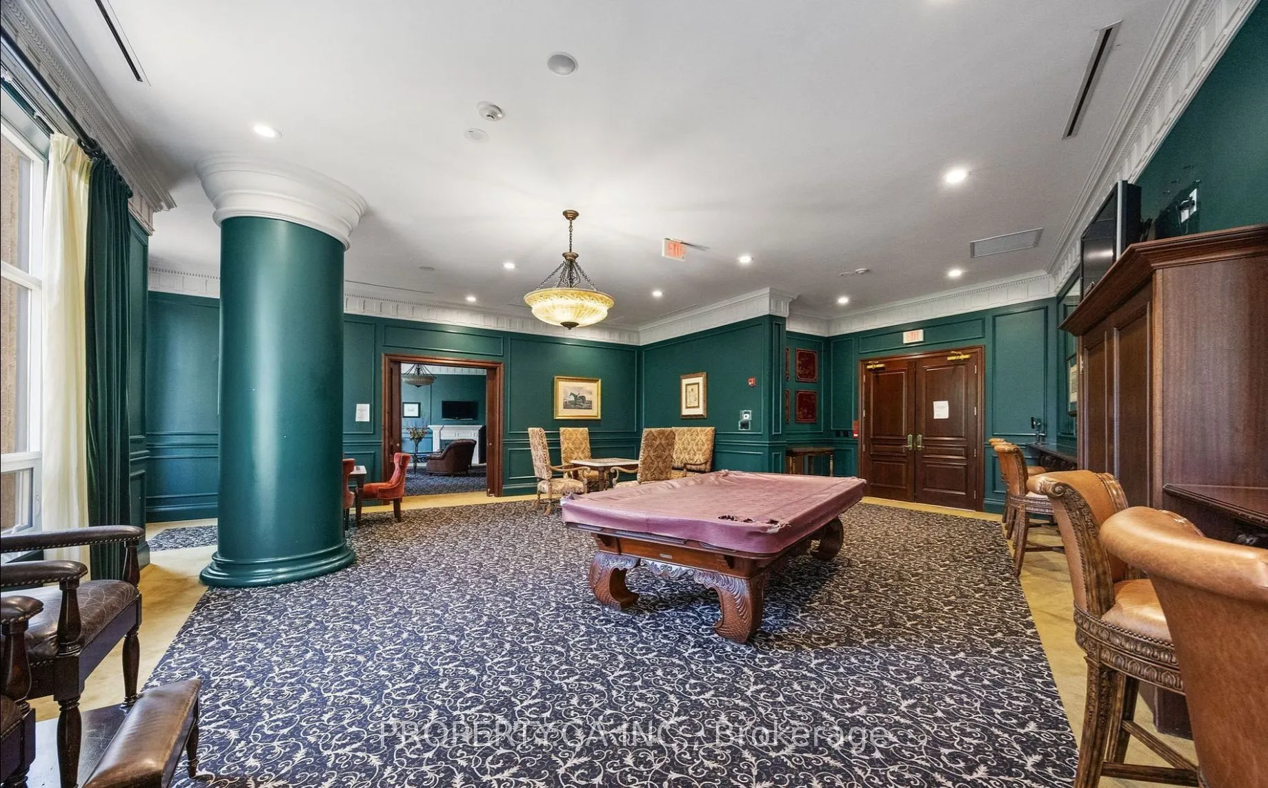 9225 Jane Street, #216