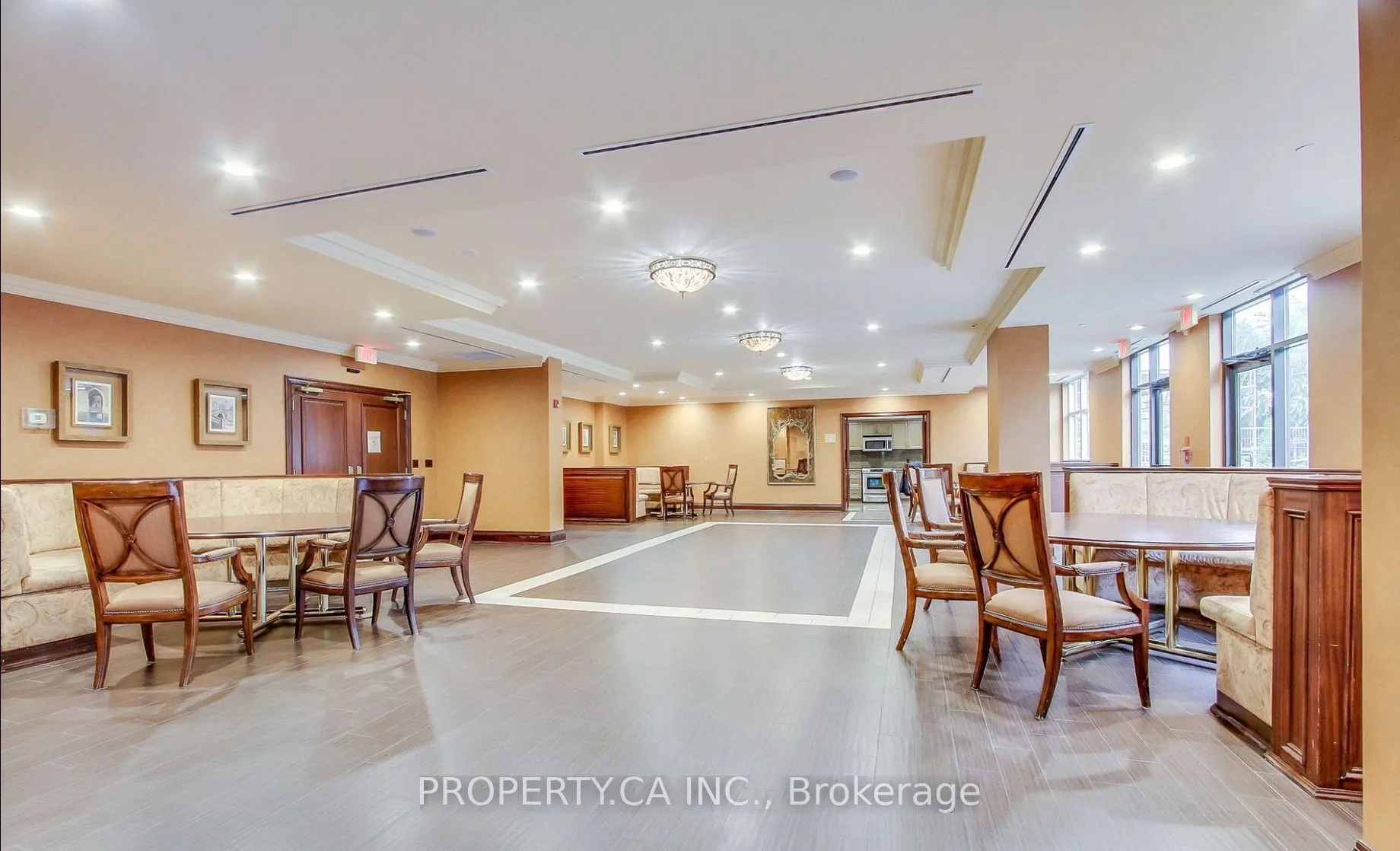 9225 Jane Street, #216