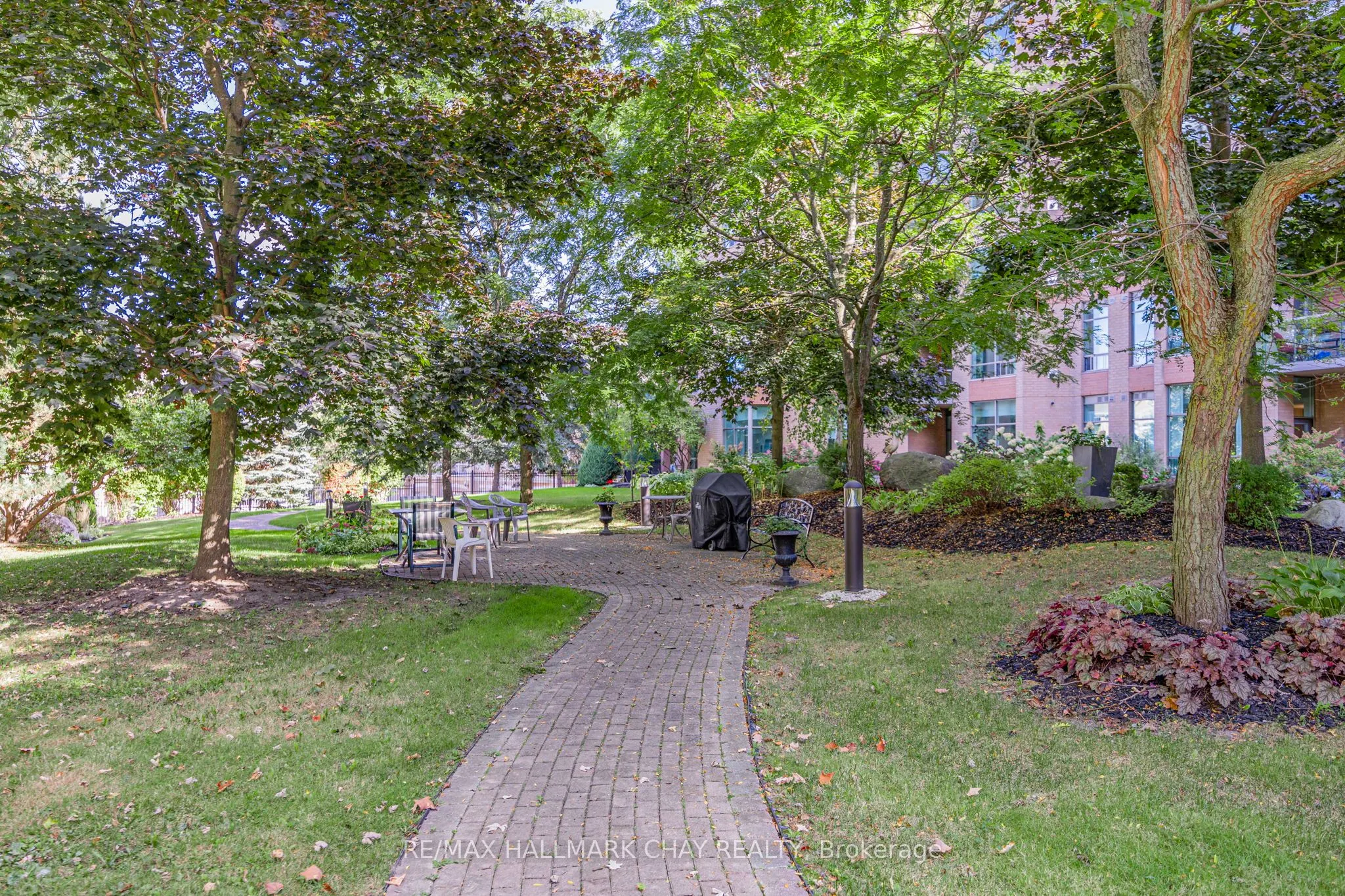 4 Briar Hill Heights, #201