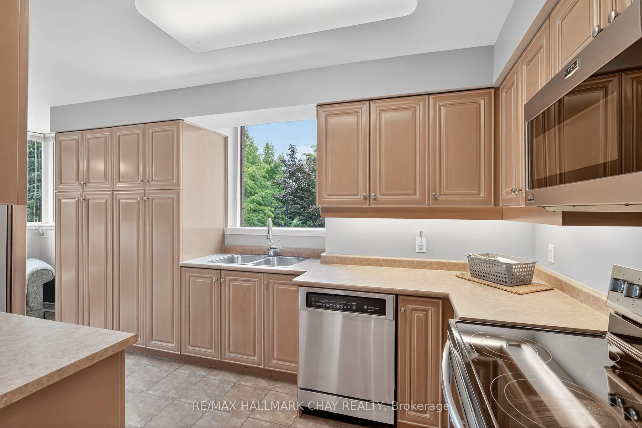 4 Briar Hill Heights, #201