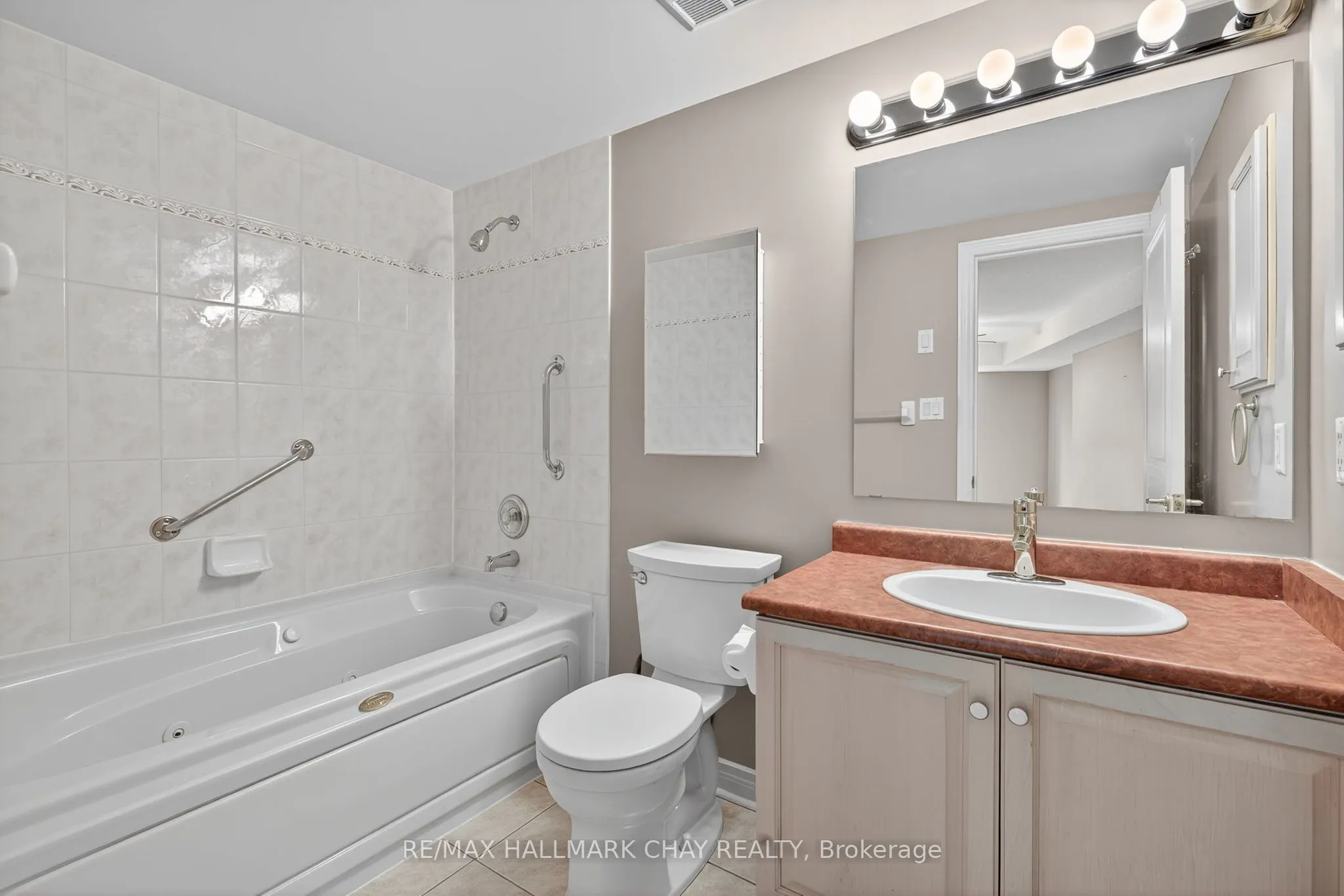 4 Briar Hill Heights, #201