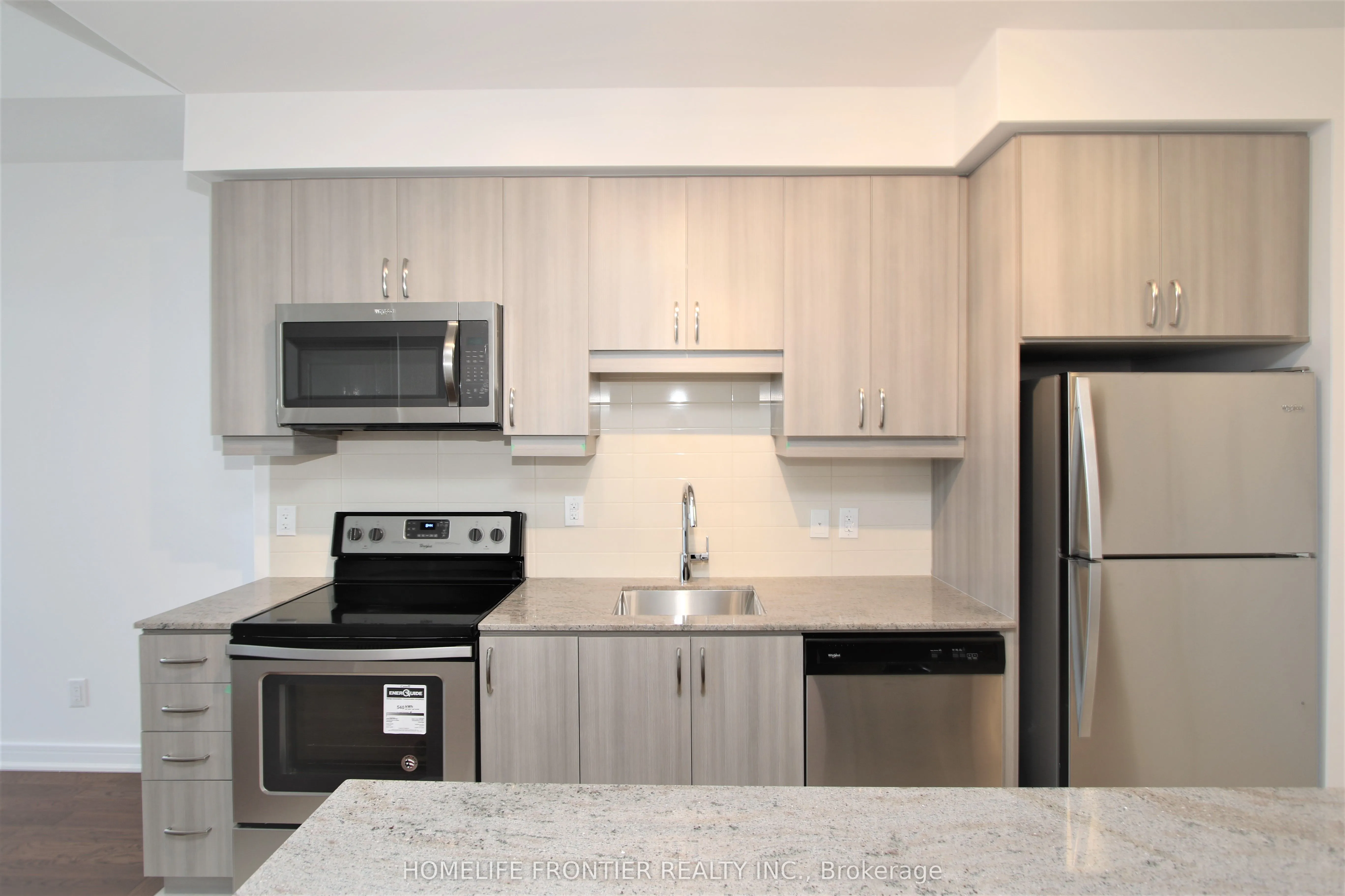 9201 Yonge Street, #807
