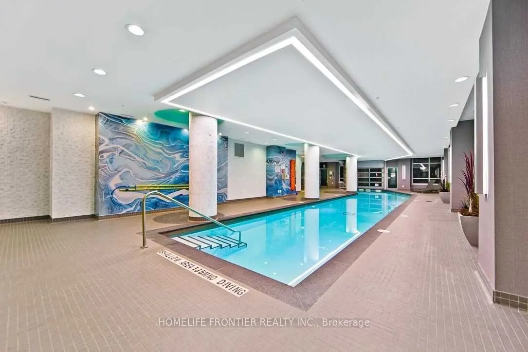 9201 Yonge Street, #807