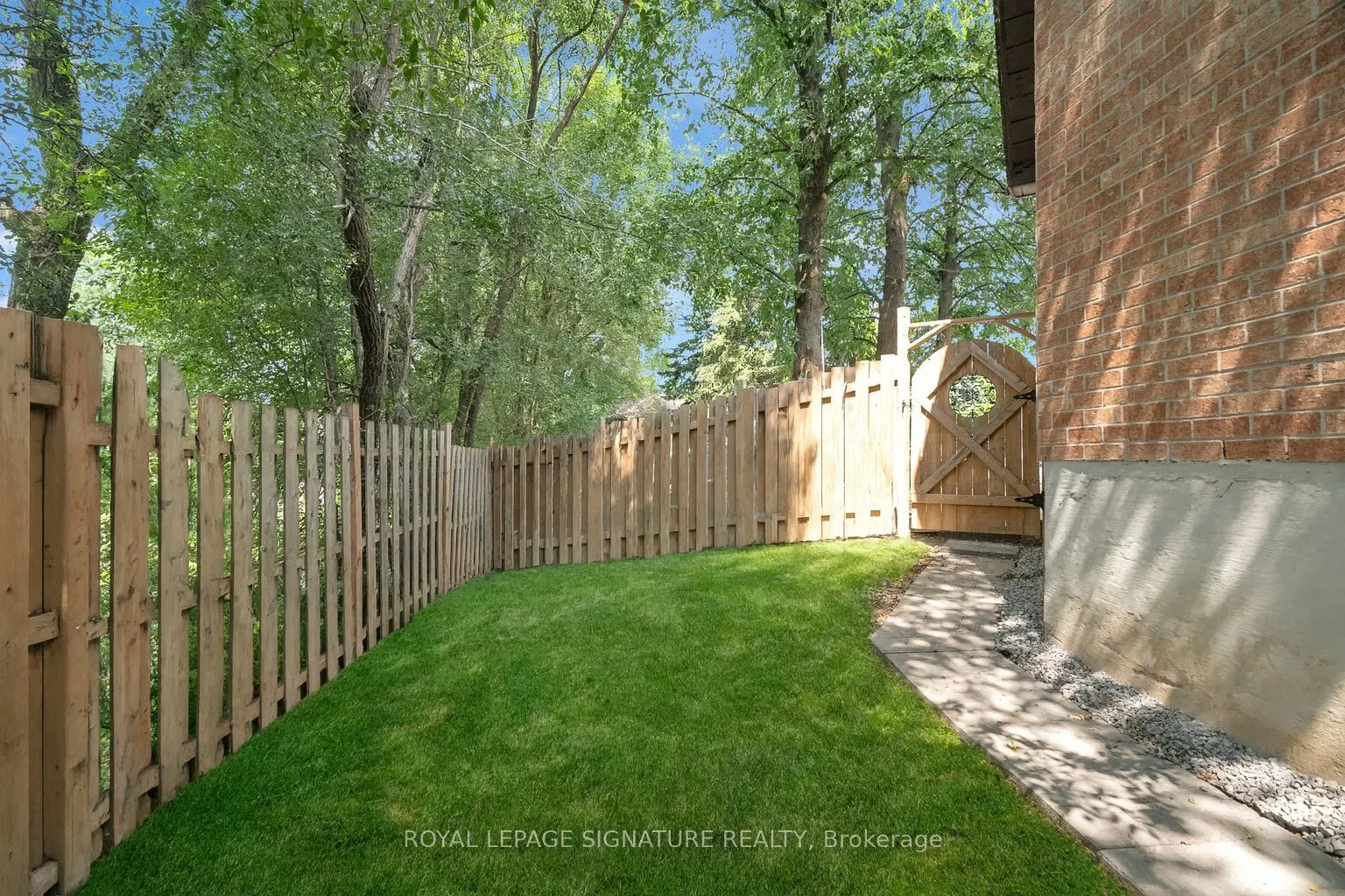 34 Barclay Court