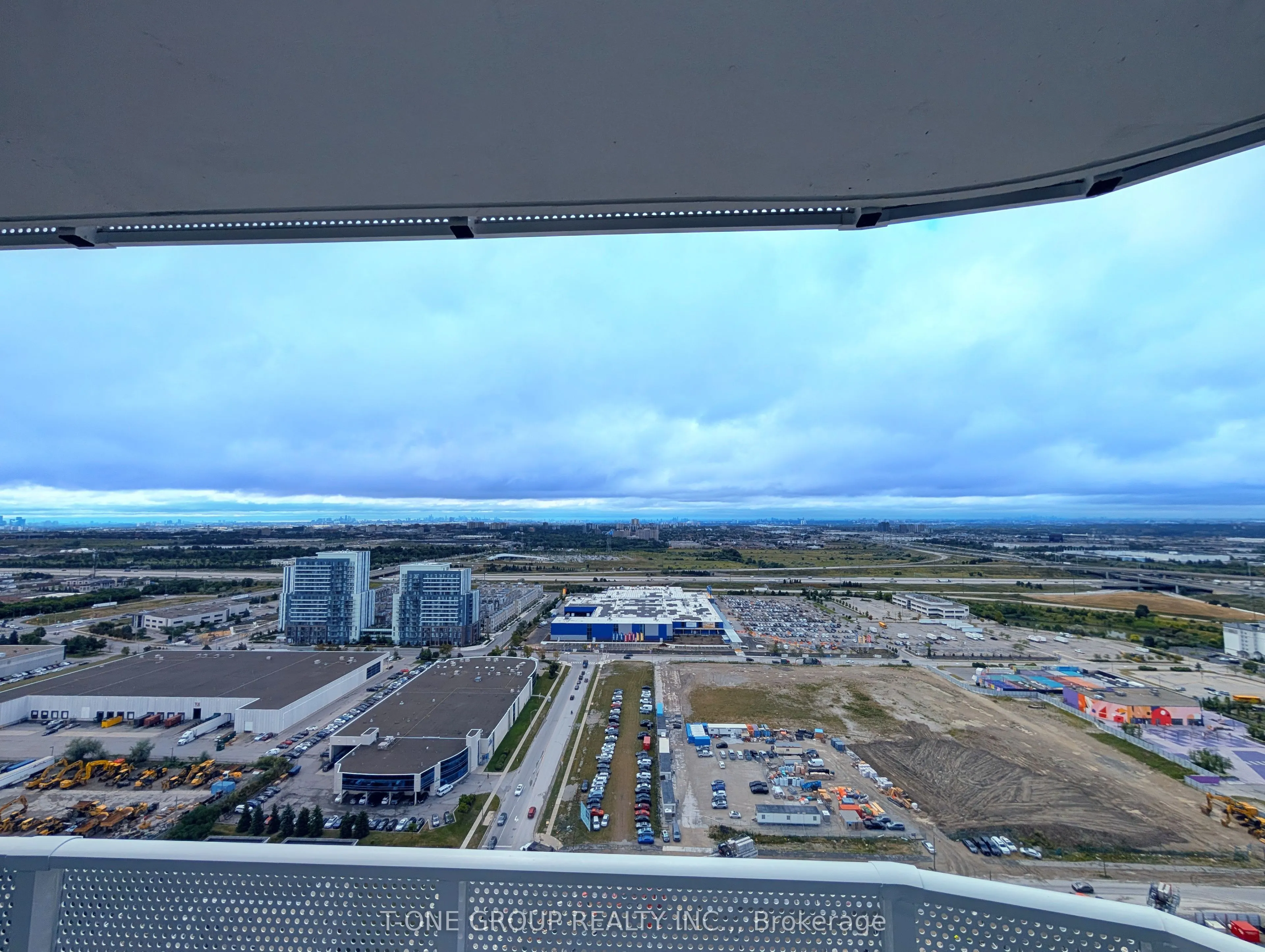28 Interchange Way, #3512