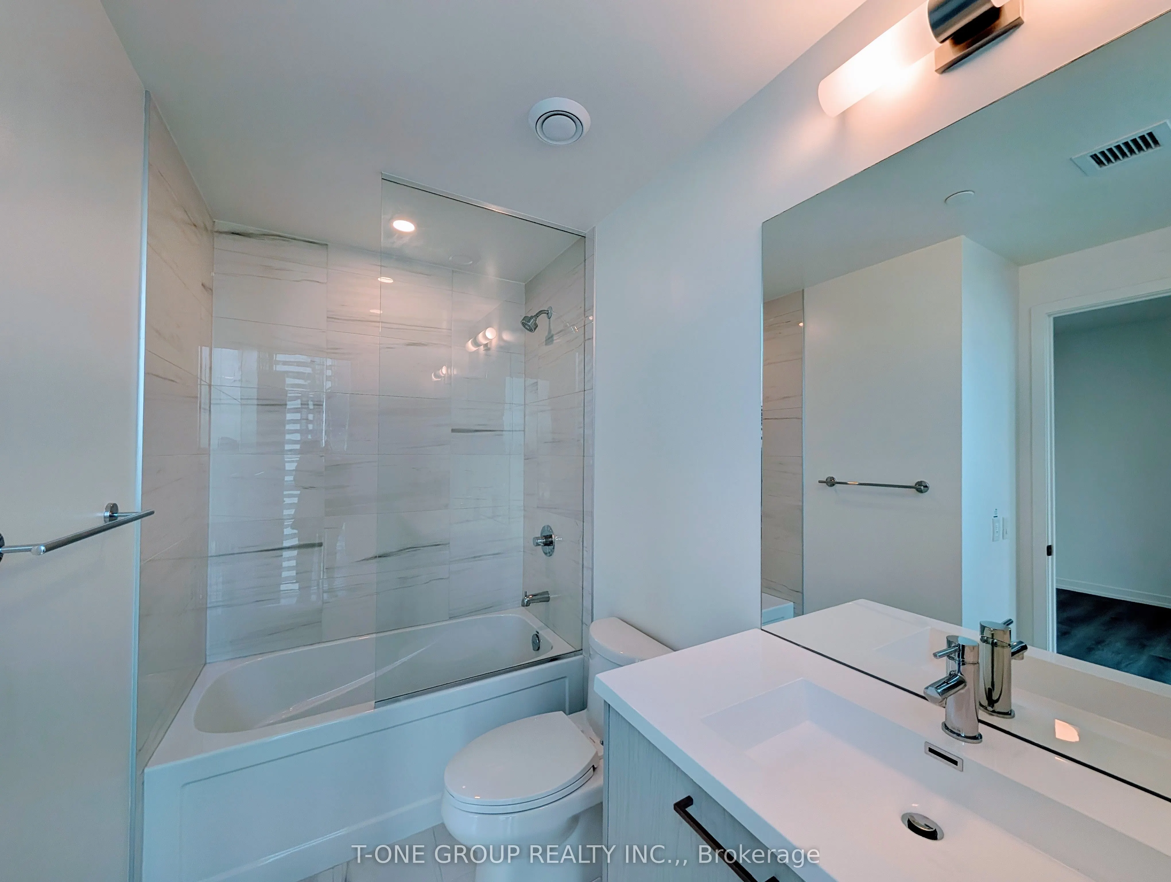28 Interchange Way, #3512