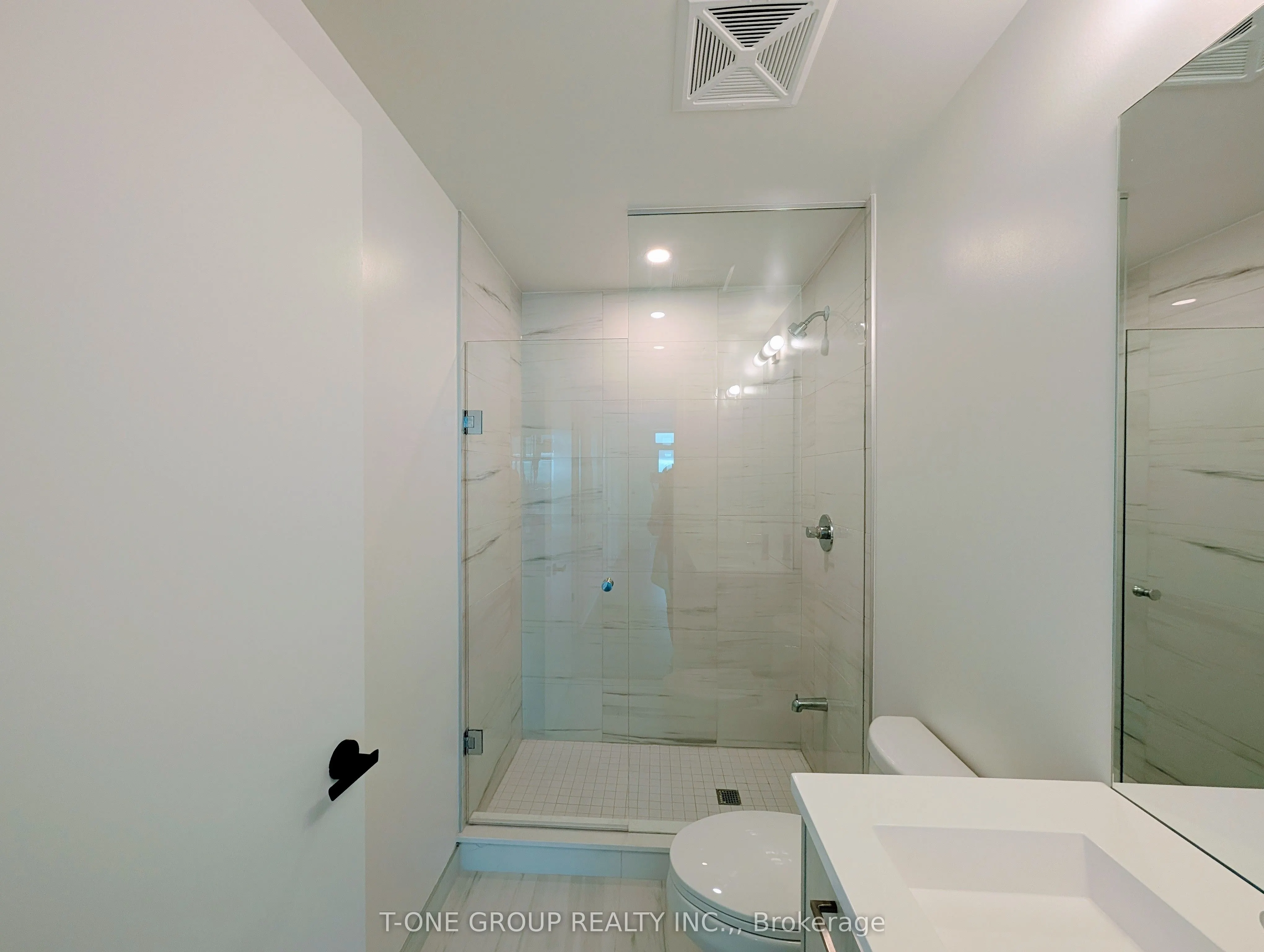 28 Interchange Way, #3512