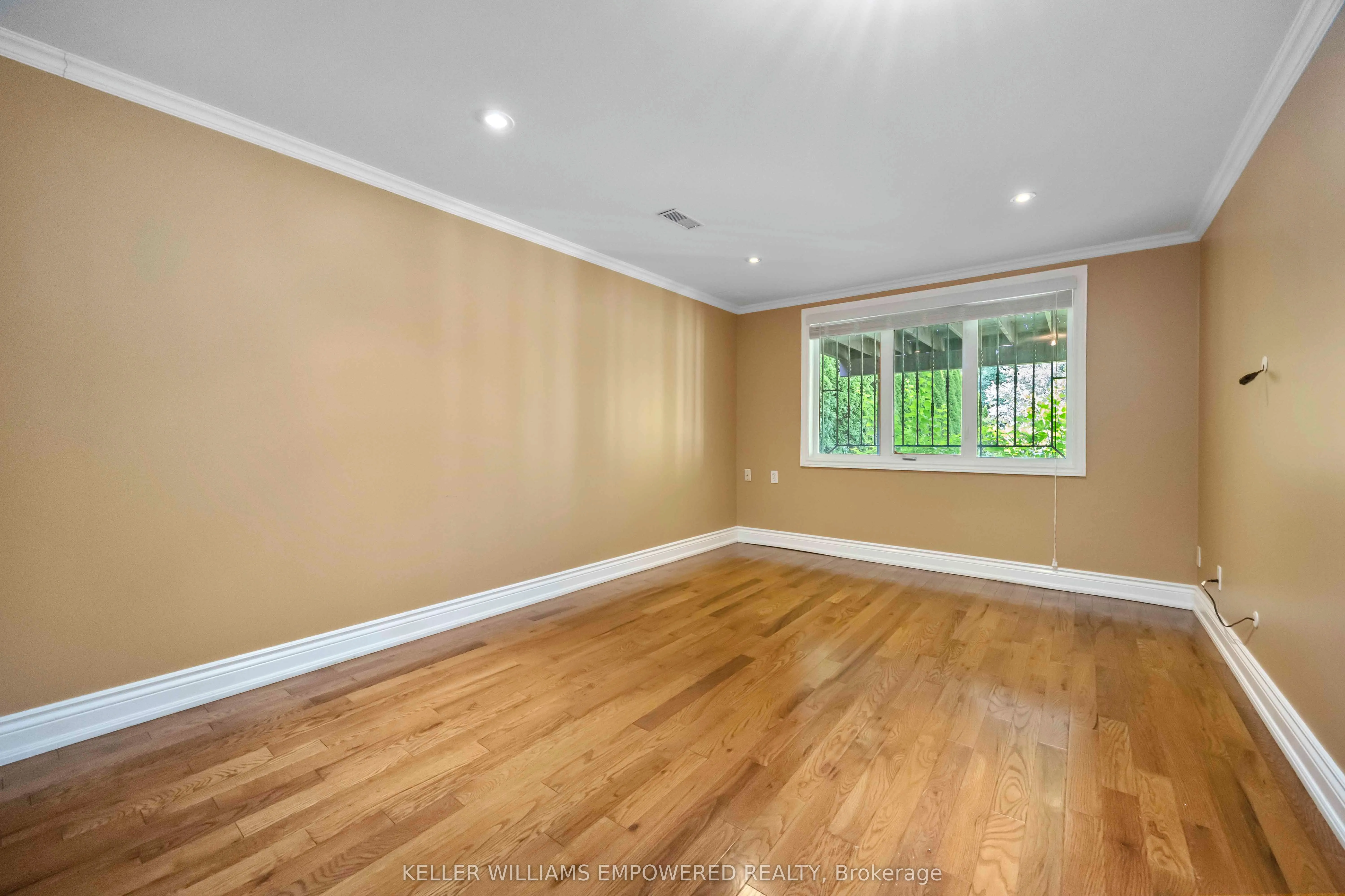 60 Brookside Road