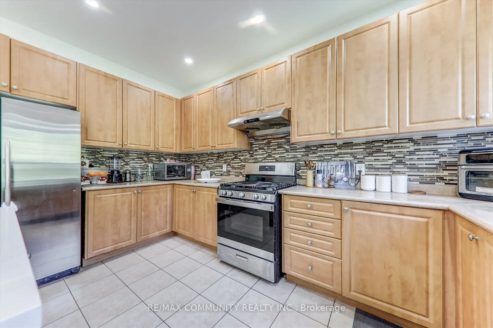 138 West Lawn Crescent
