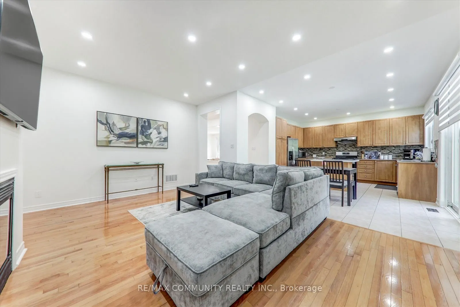138 West Lawn Crescent