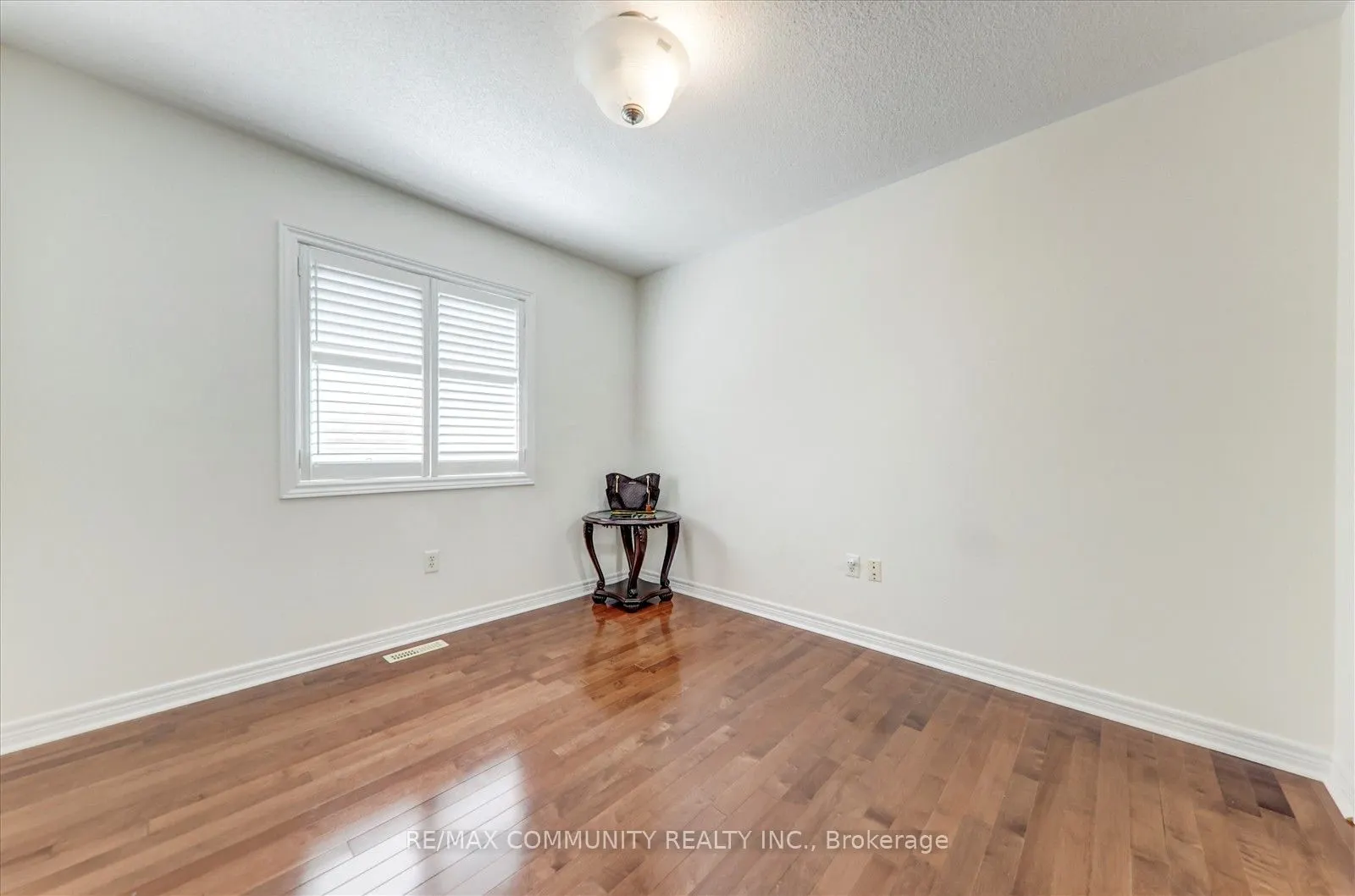 138 West Lawn Crescent