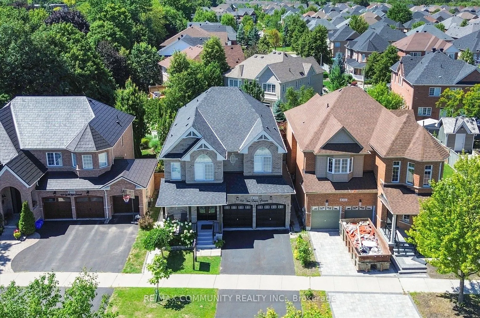 138 West Lawn Crescent