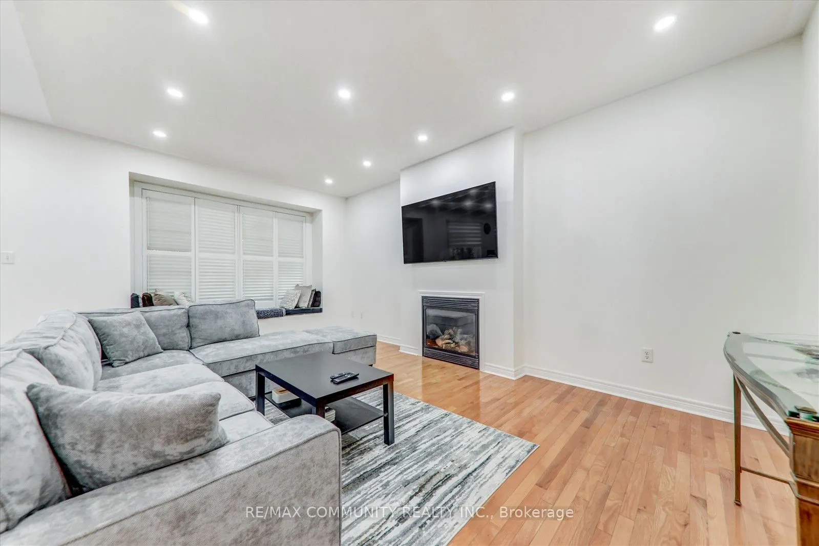 138 West Lawn Crescent