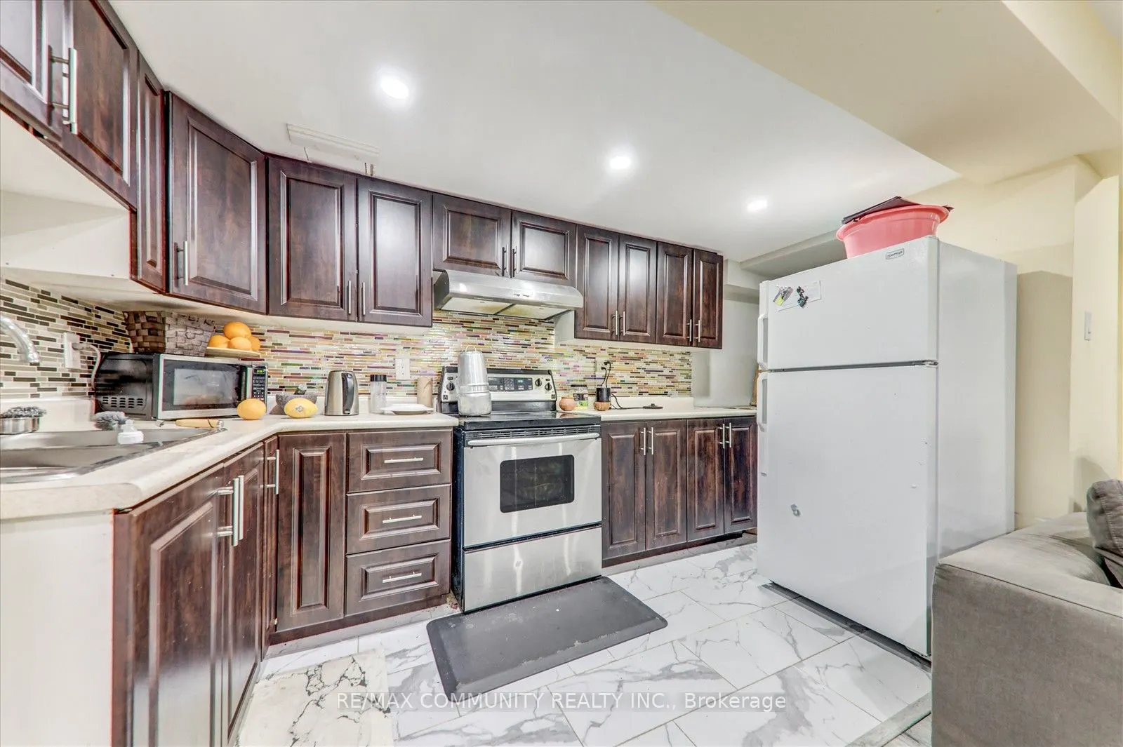 138 West Lawn Crescent