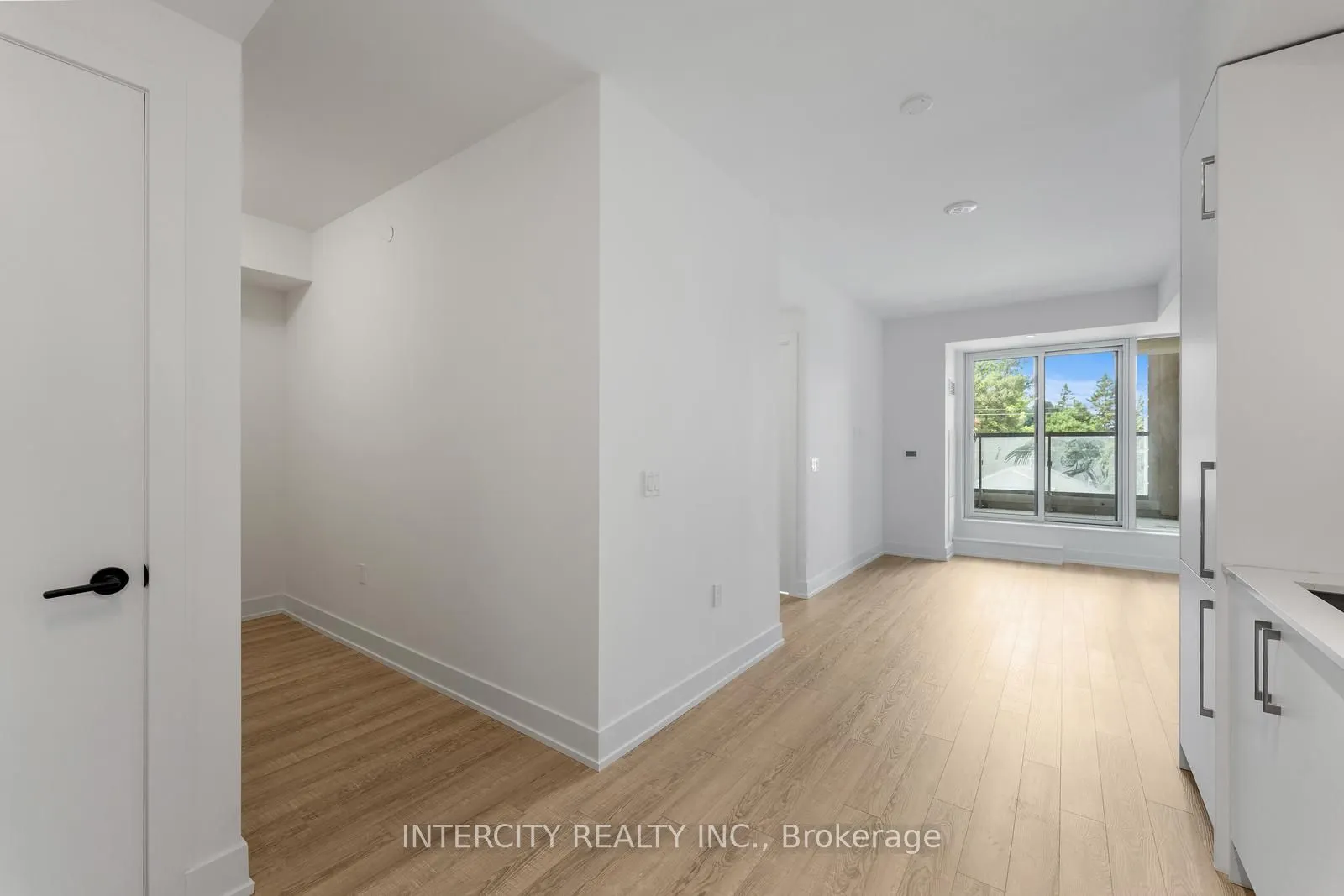 2075 King Road, #332