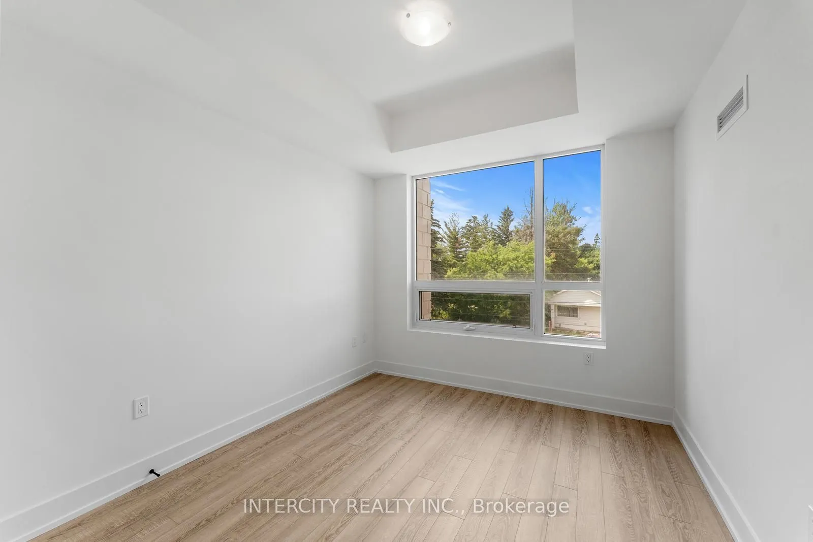 2075 King Road, #332