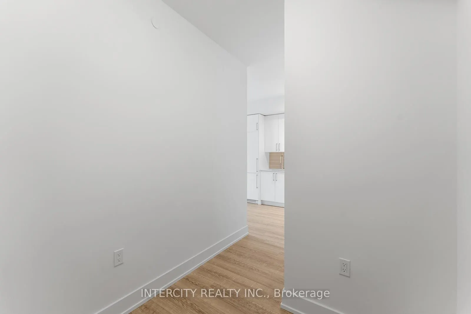 2075 King Road, #332