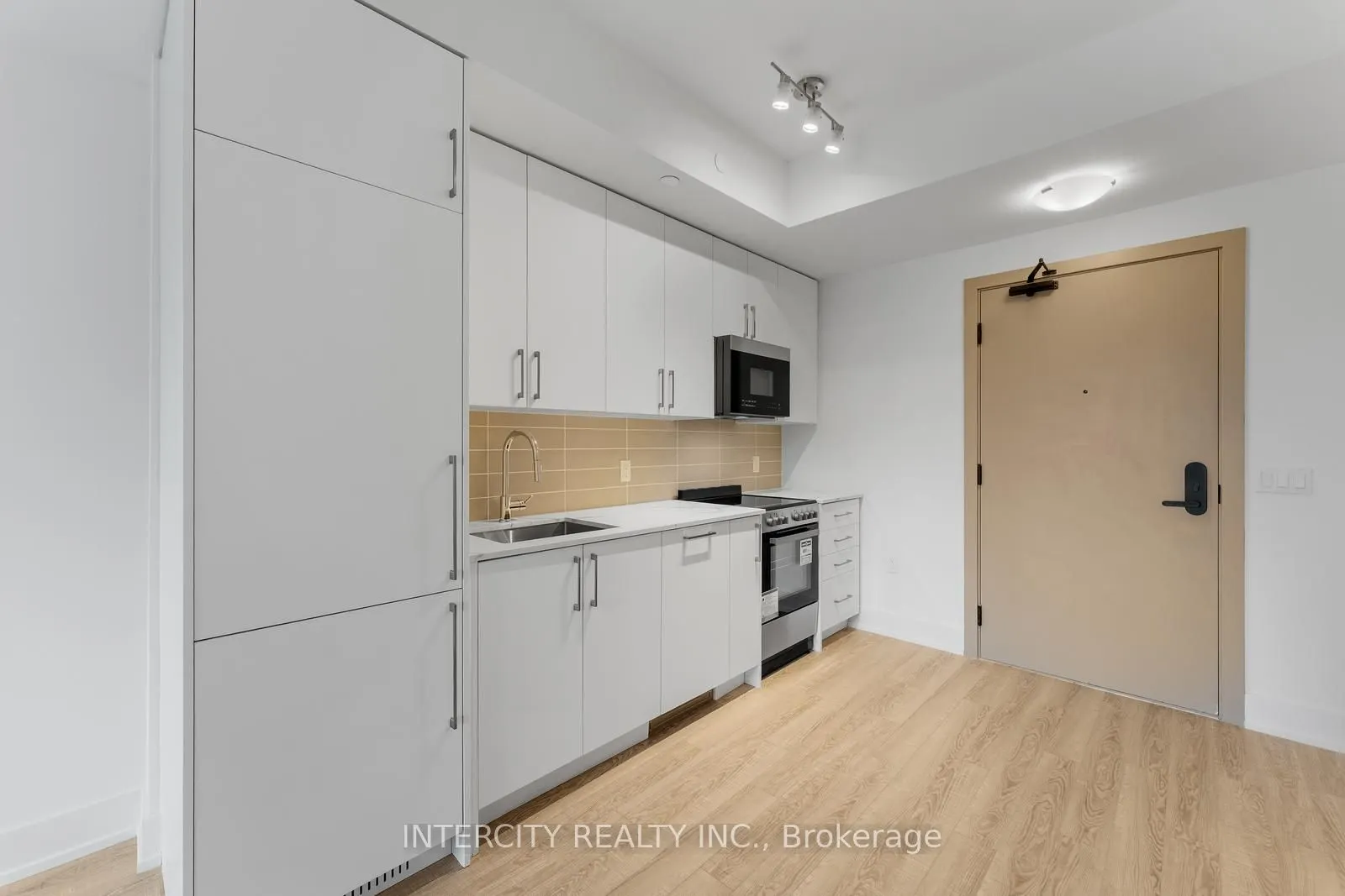2075 King Road, #332