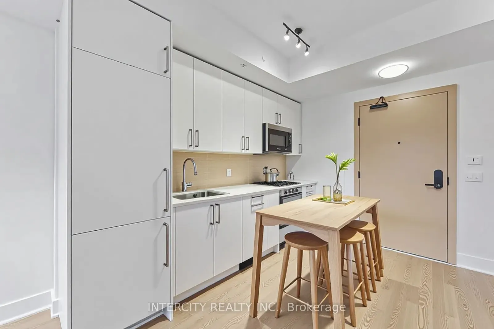 2075 King Road, #332