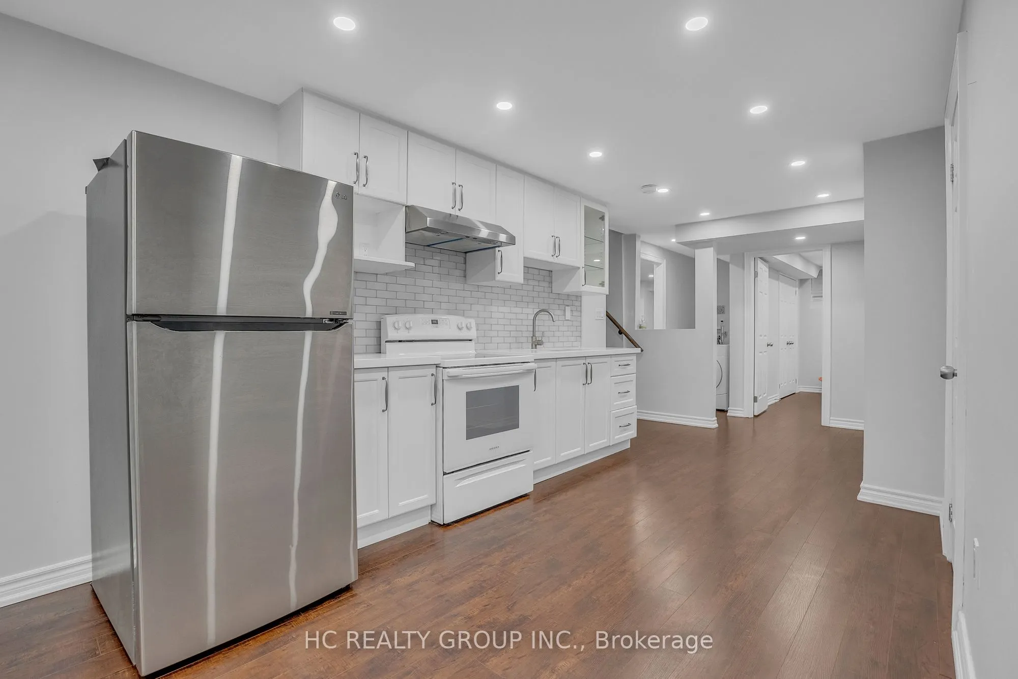 130 Royview Crescent