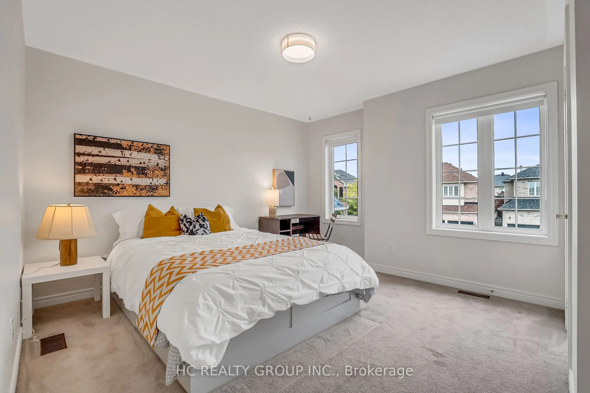 130 Royview Crescent