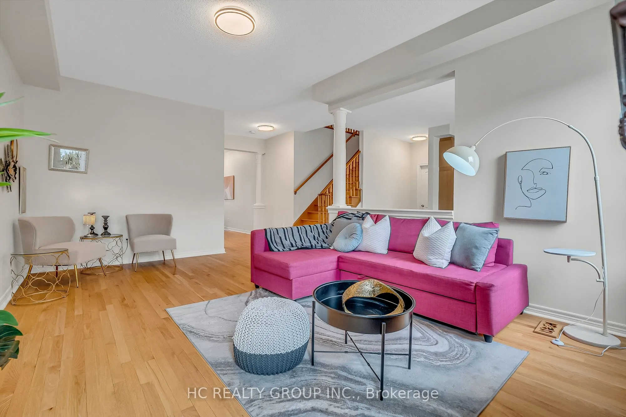 130 Royview Crescent