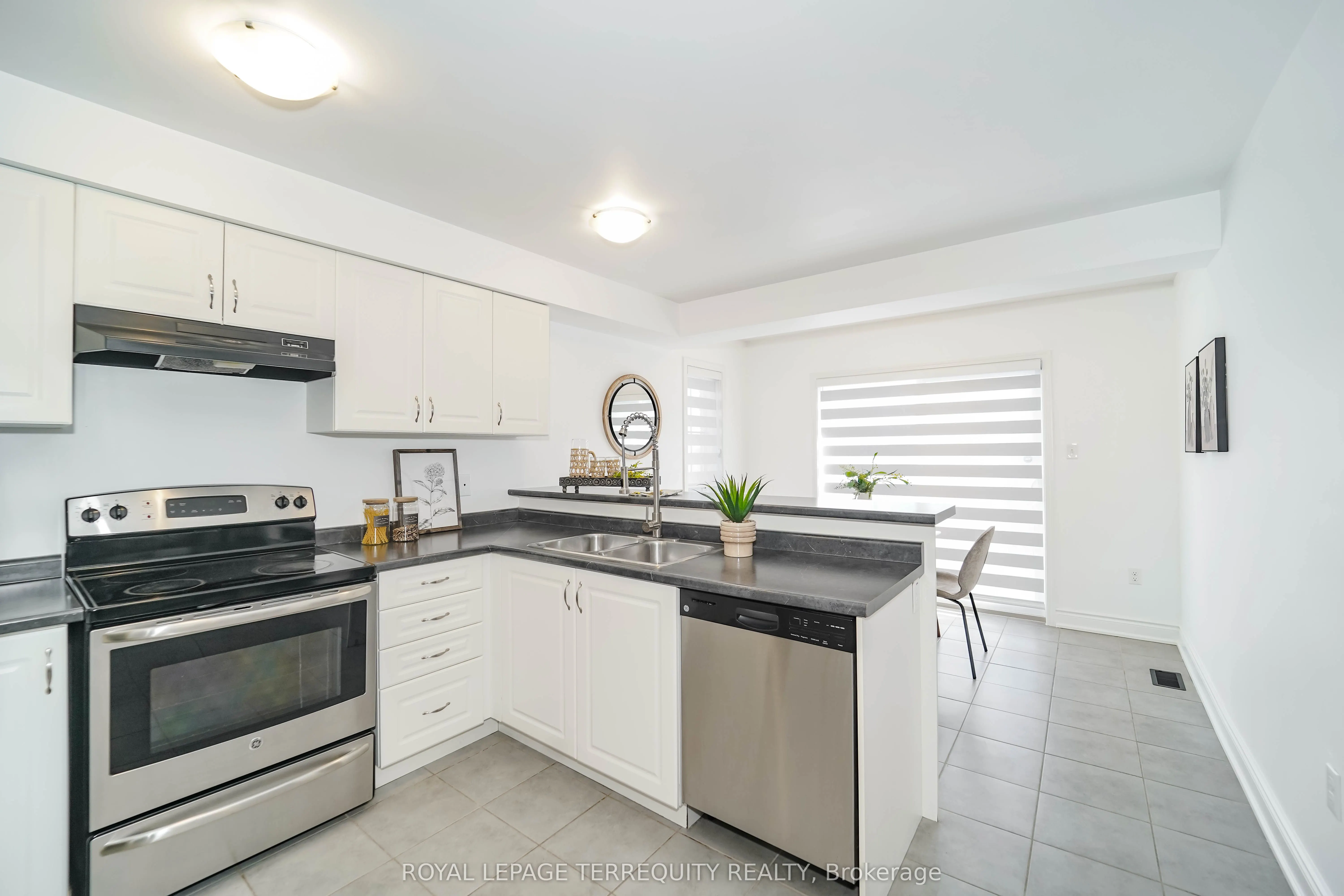 2251 Whitewood Crescent