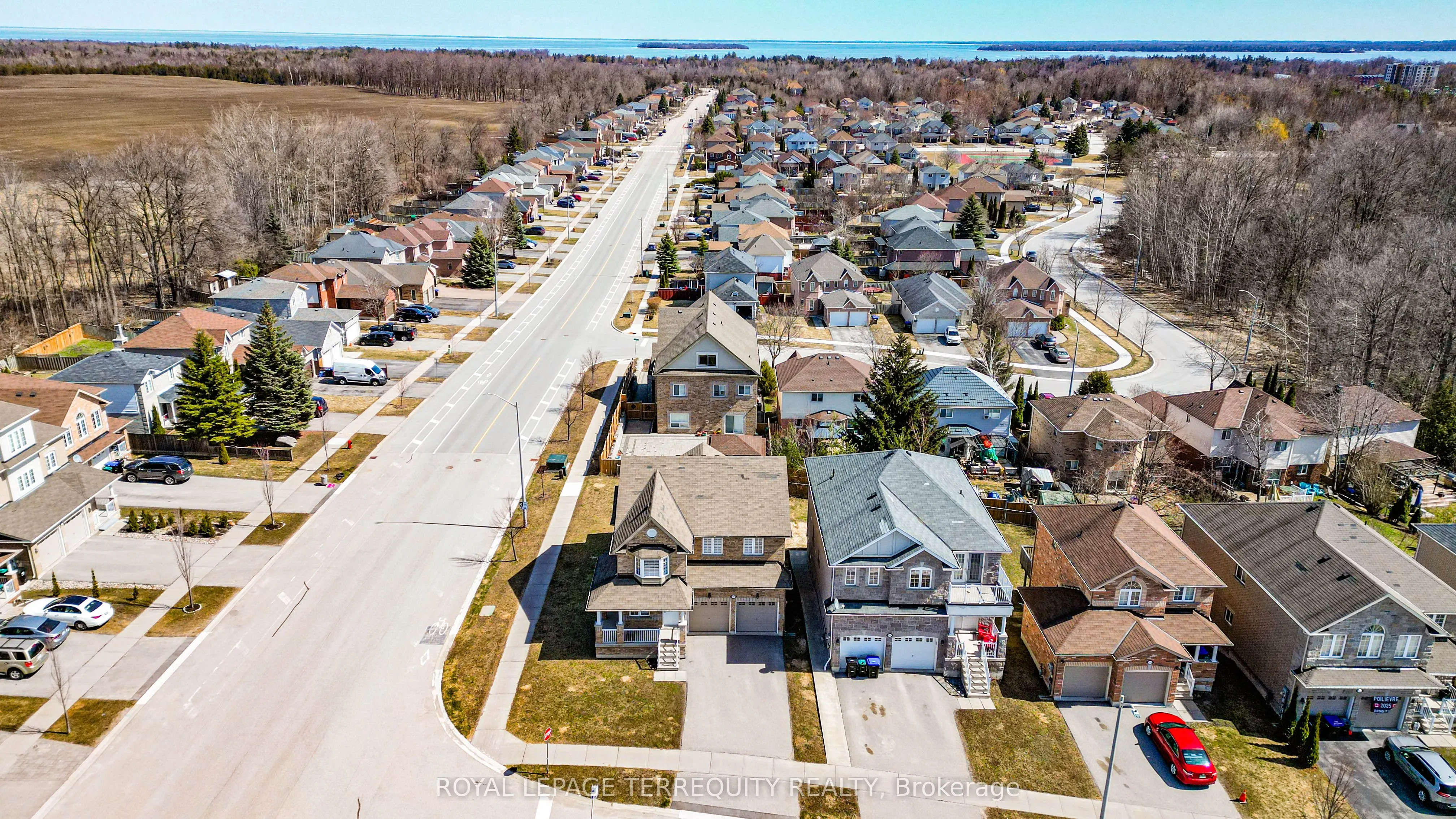 2251 Whitewood Crescent