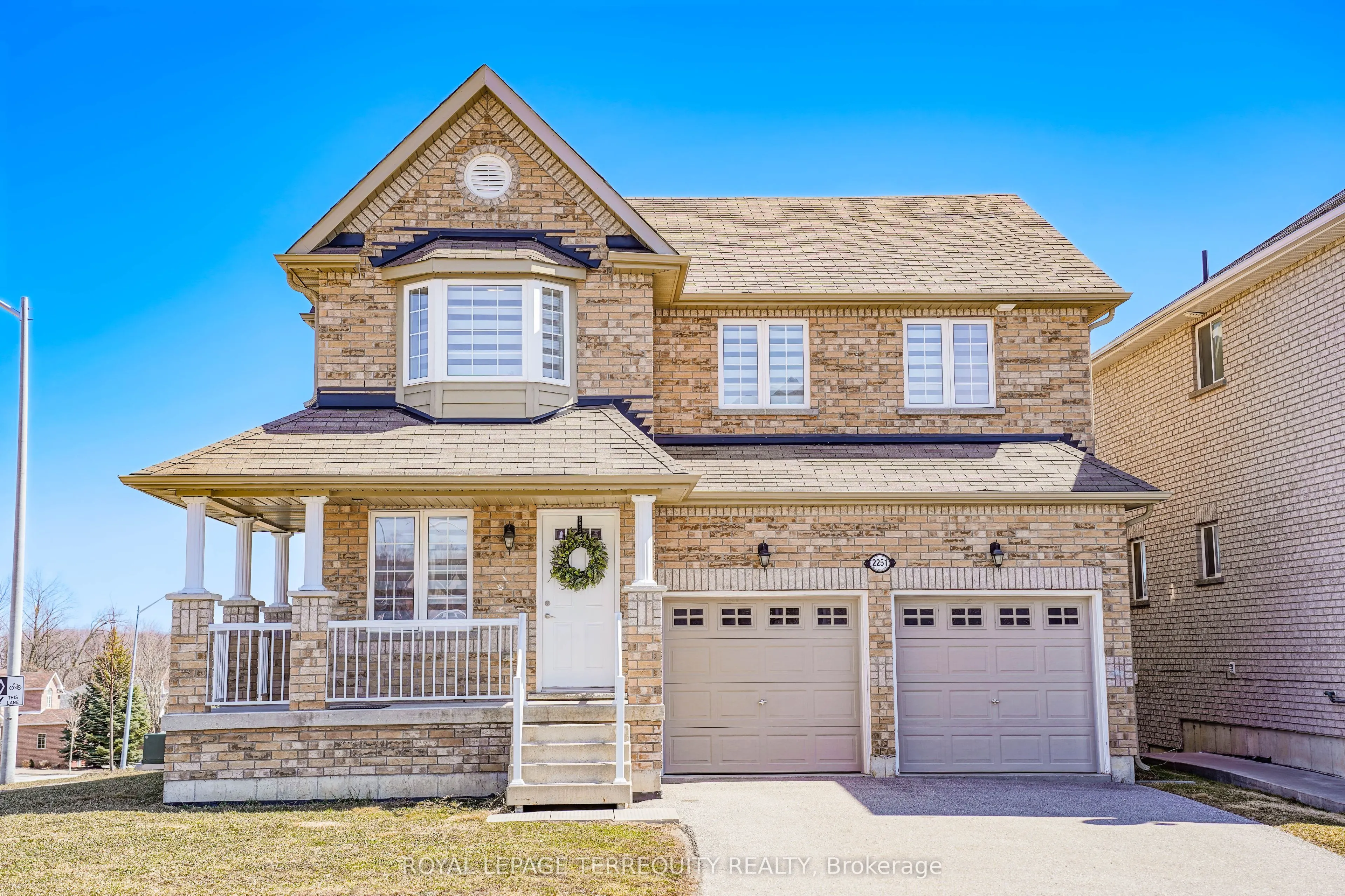 2251 Whitewood Crescent