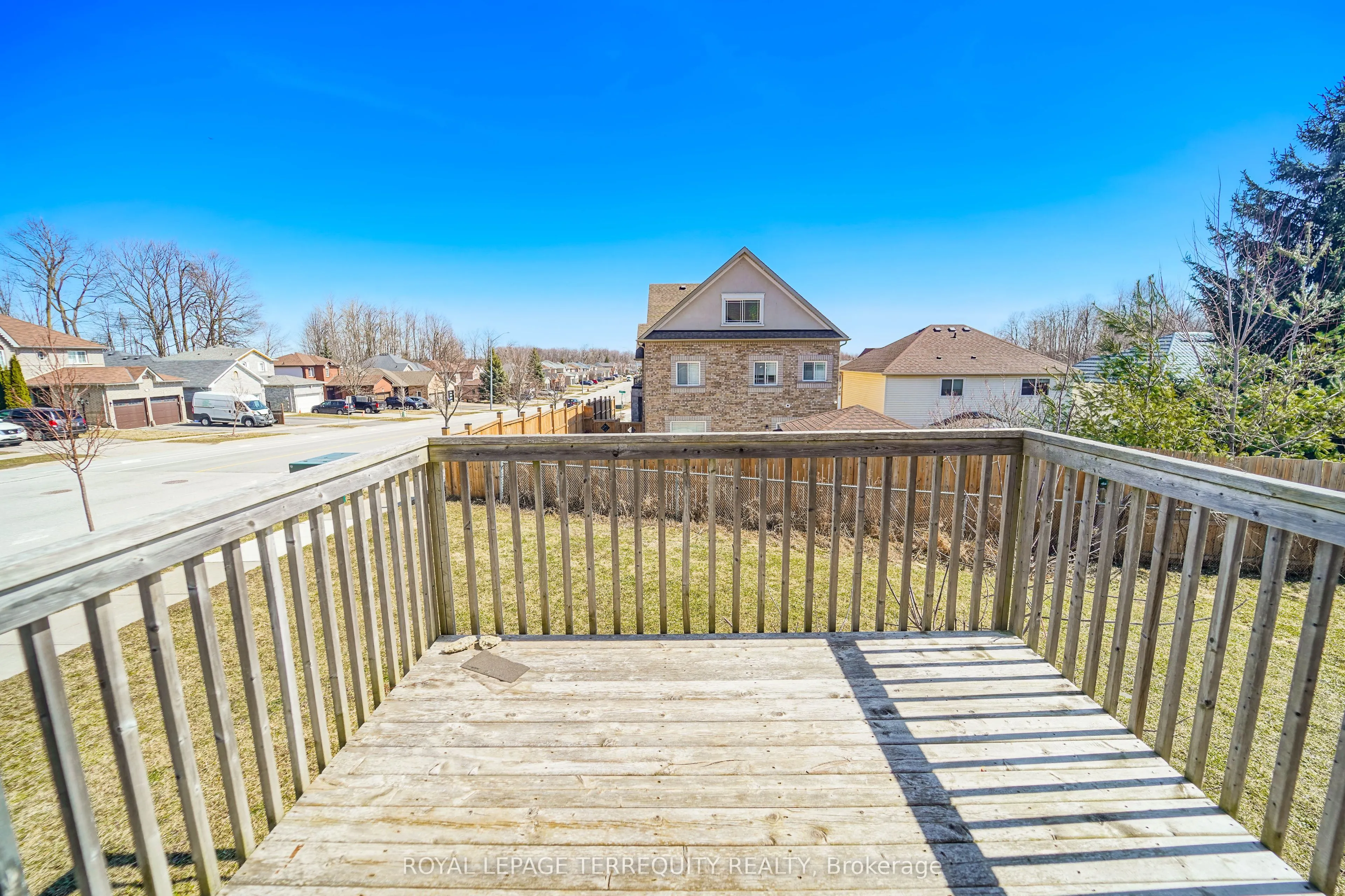 2251 Whitewood Crescent