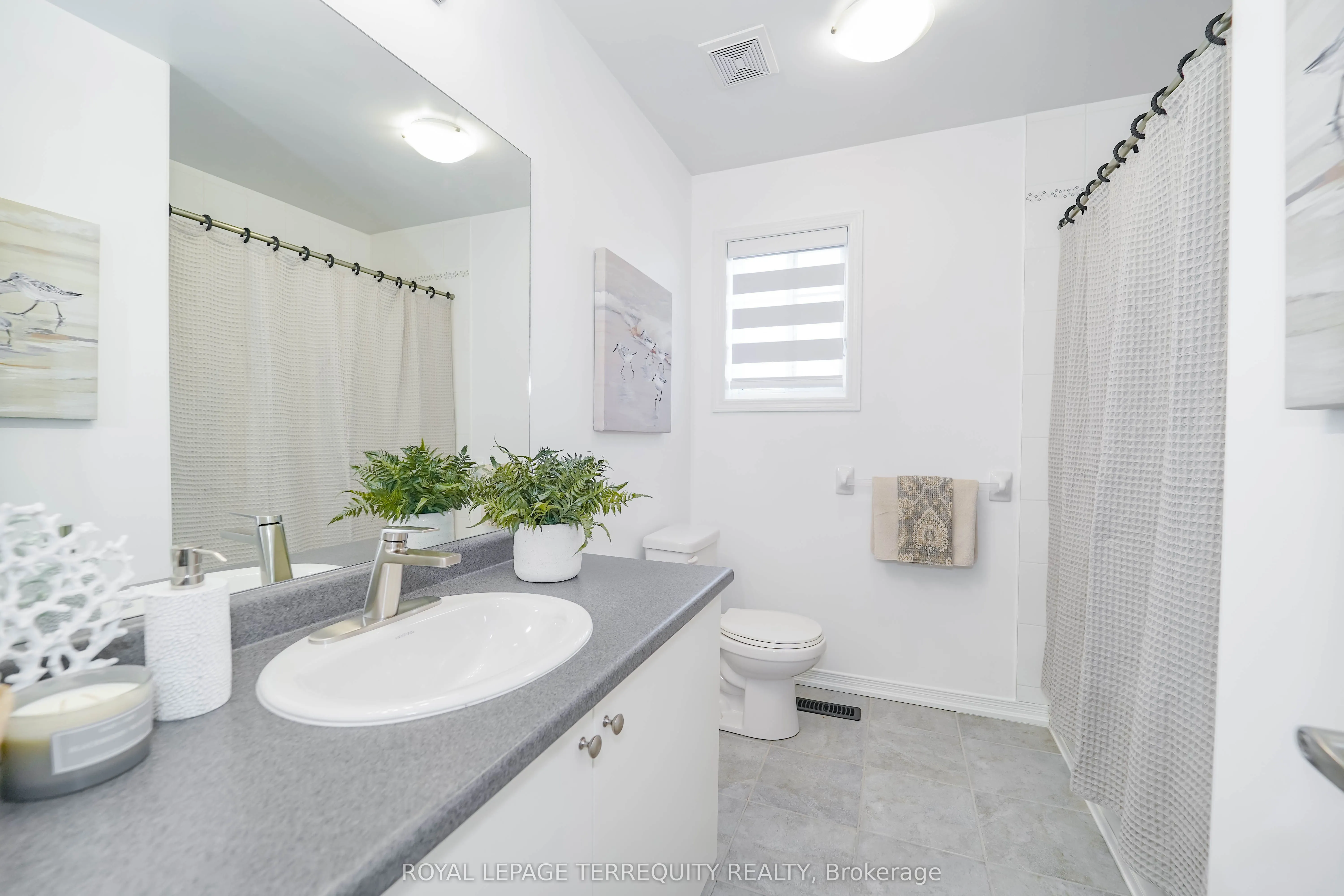 2251 Whitewood Crescent