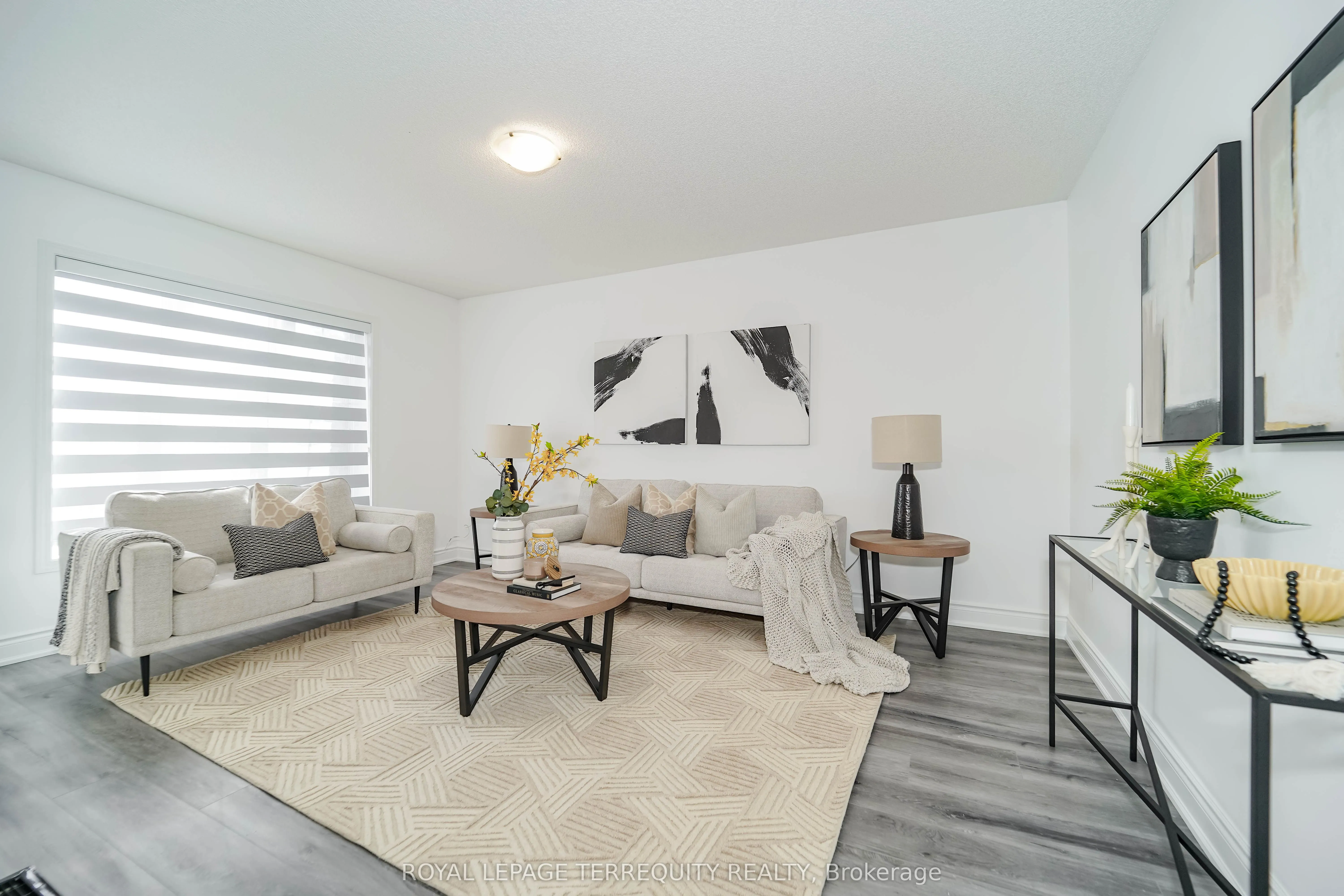 2251 Whitewood Crescent